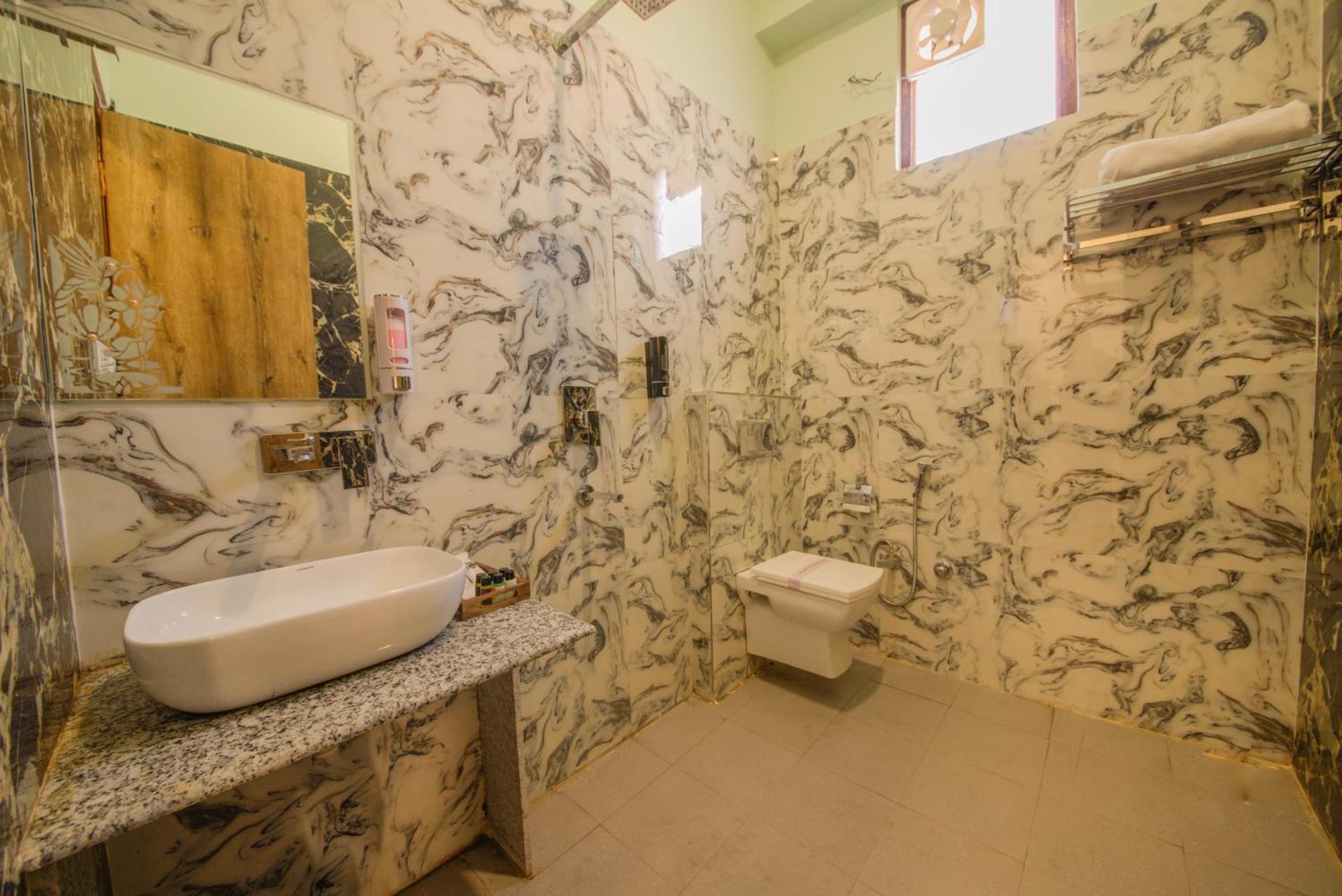 Perfect Stayz Hills Hotel 3*