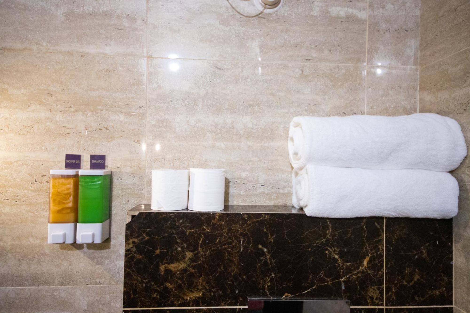 Perfect Stayz Hills Hotel 3*