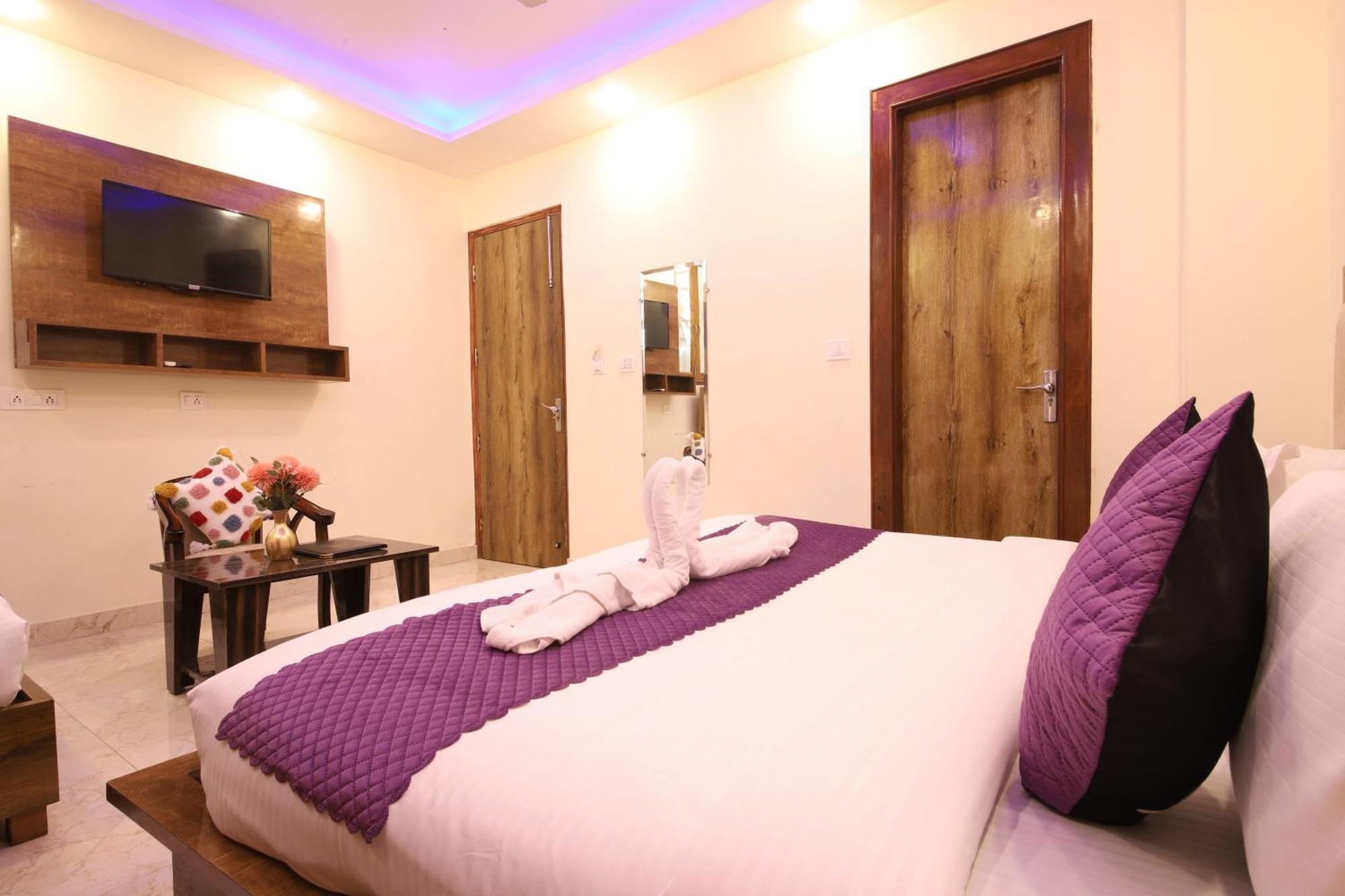 Perfect Stayz Hills Hotel 3*