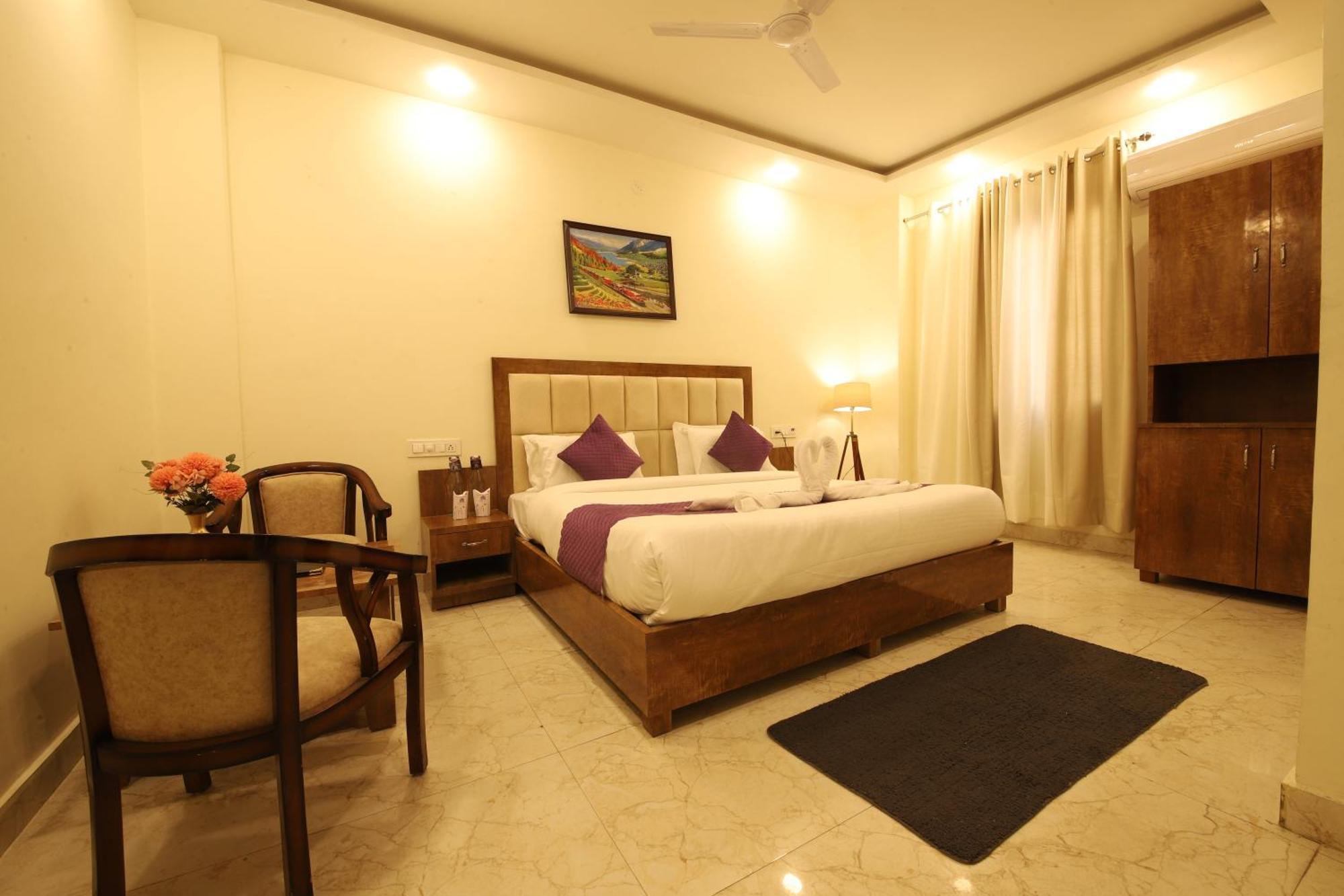 Perfect Stayz Hills Hotel 3*