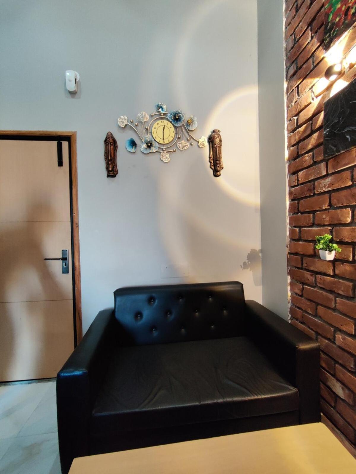 Zen Haven - Luxury Ganga Access & Mountain View Rishikesh