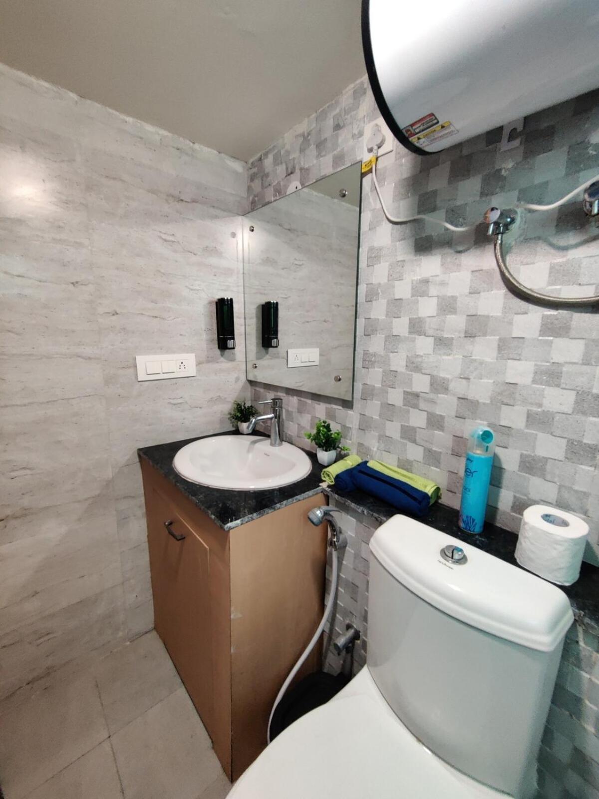 Zen Haven - Luxury Ganga Access & Mountain View Apartment
