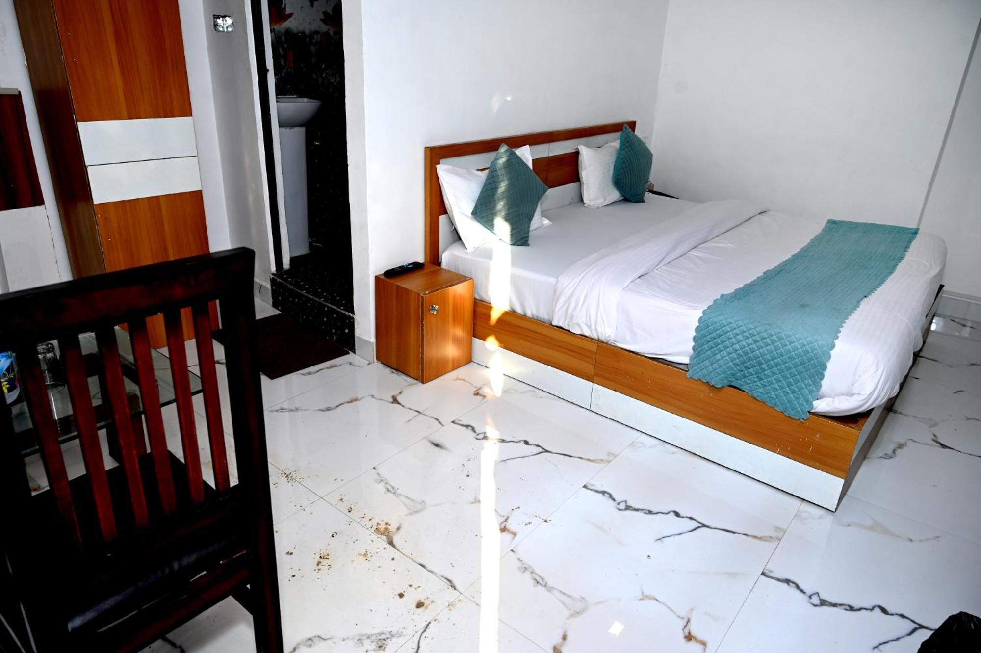 Hotel Shubhra Heights Rishikesh- Mountain & River View ! Prime Location ! Walking From Laxman Jhula ! Top Rated & Most Awarded By Company 4*