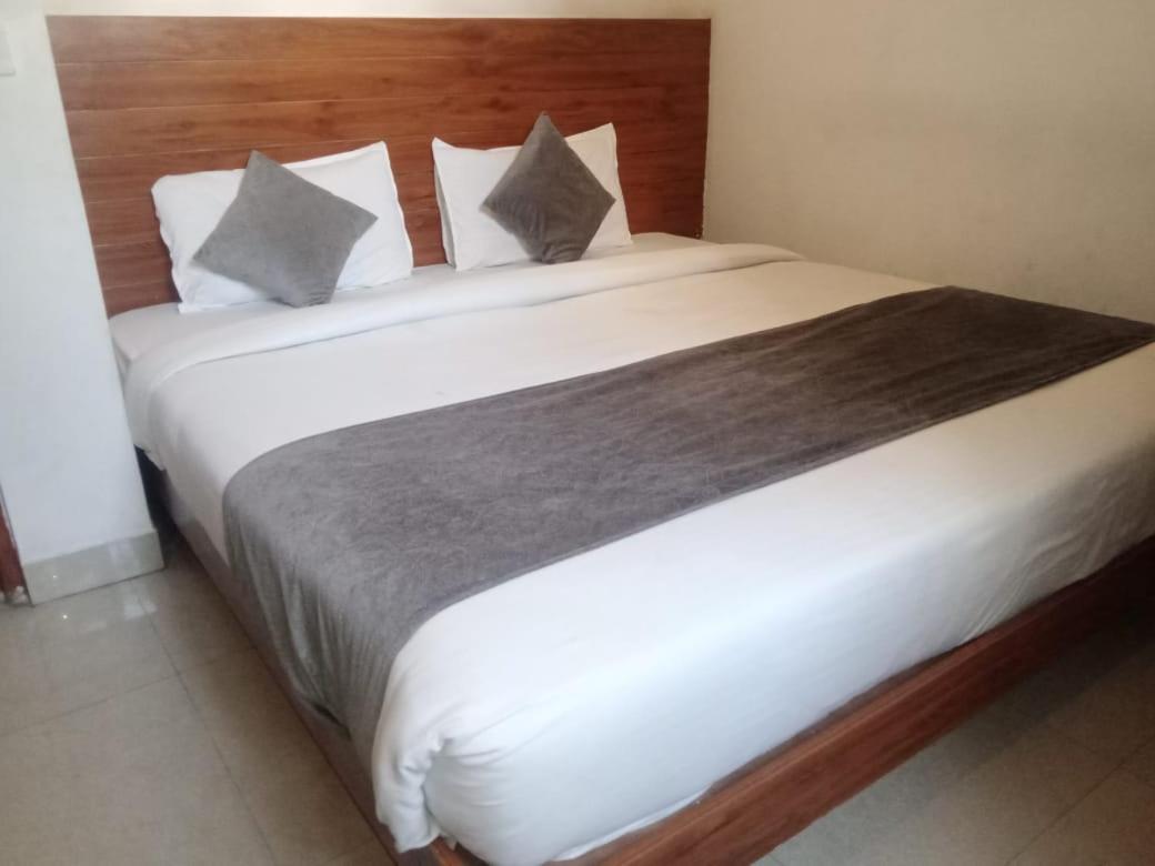 Hotel Triple One Tapovan Rishikesh,near Laxman Jhula 3*