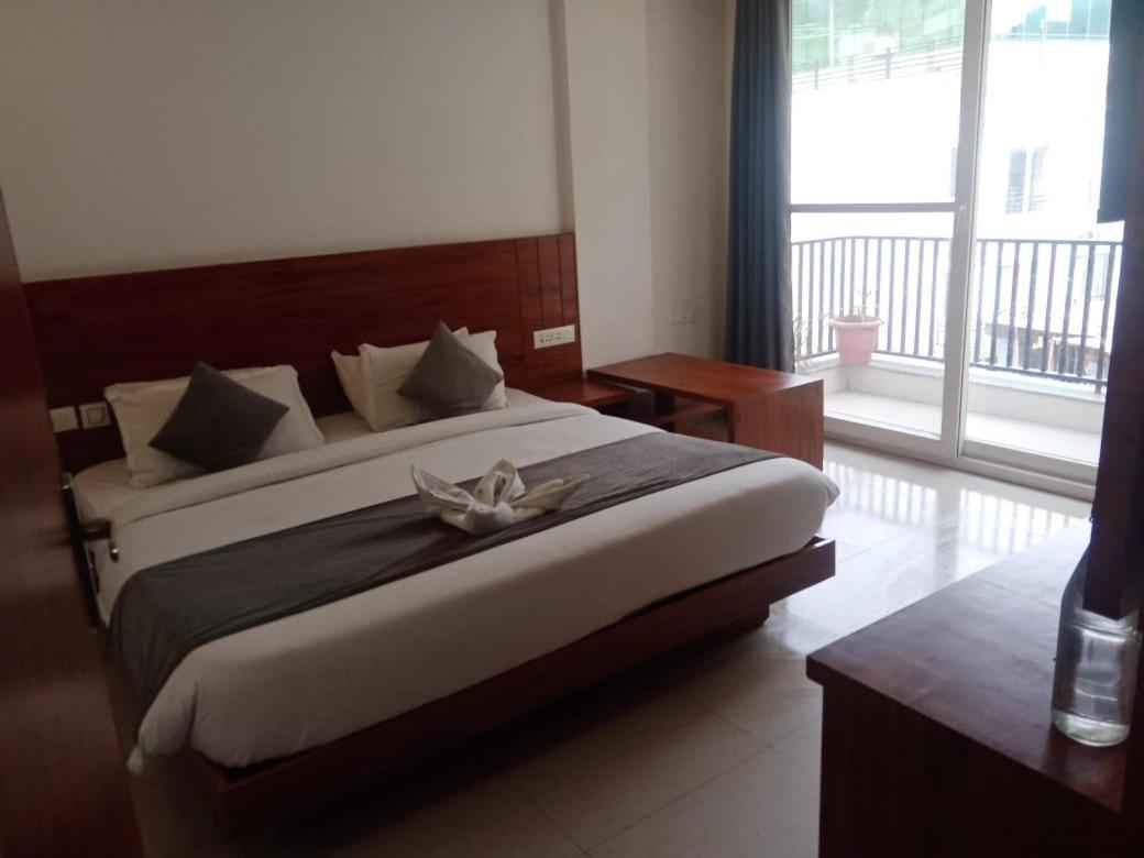 Hotel Triple One Tapovan Rishikesh,near Laxman Jhula
