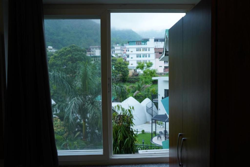 Hotel Triple One Tapovan Rishikesh,near Laxman Jhula 3*