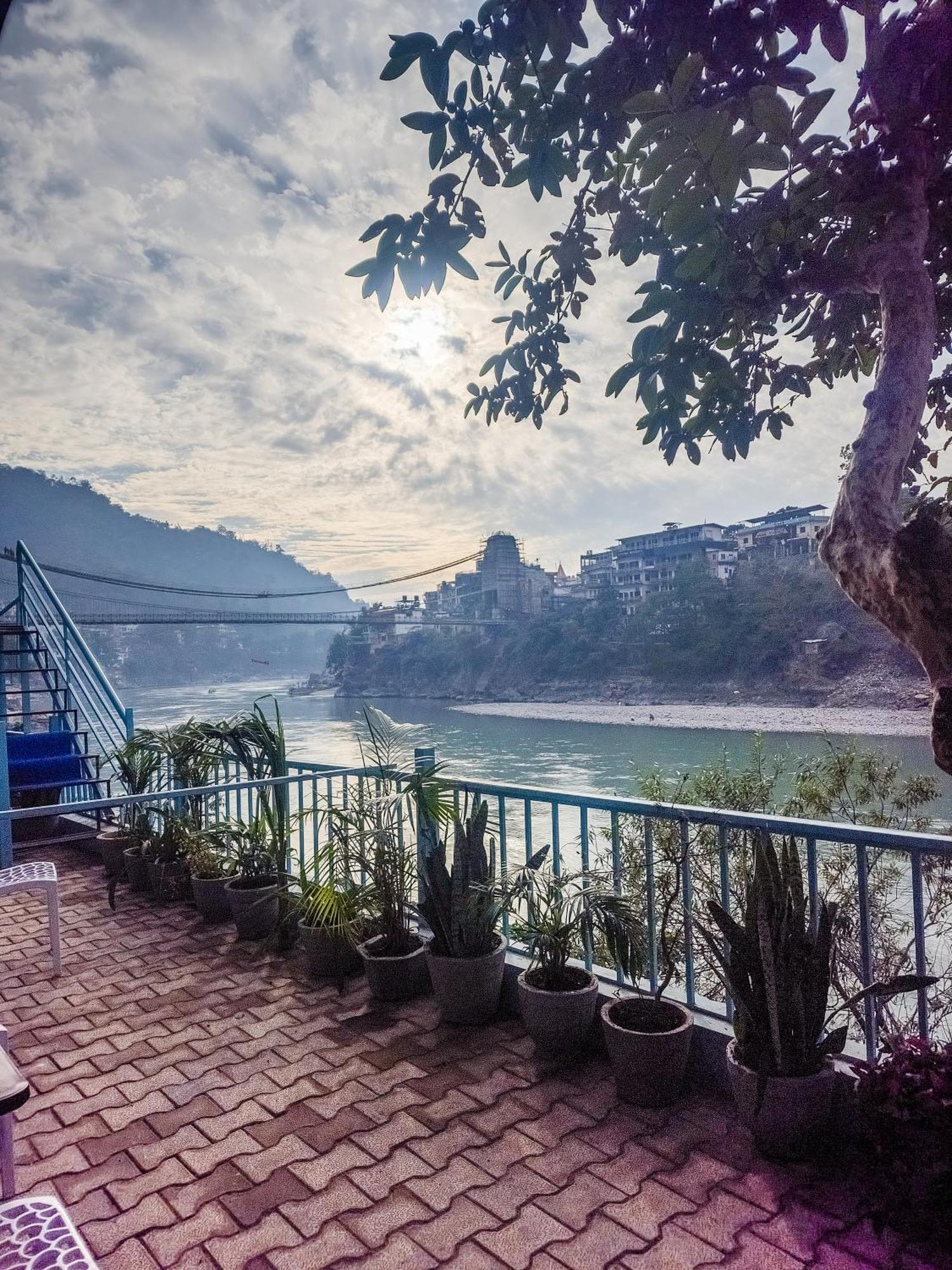 Hostel Karwaan By The Ganges *