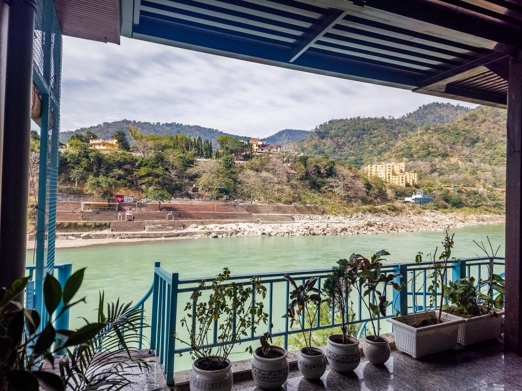 Karwaan By The Ganges