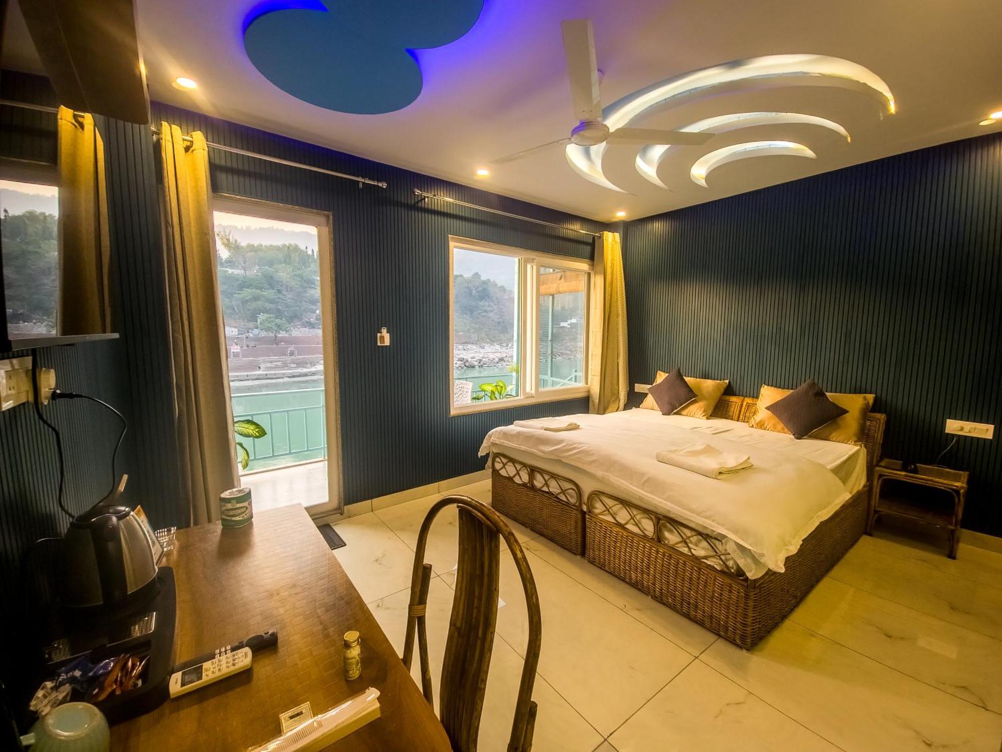 Hostel Karwaan By The Ganges