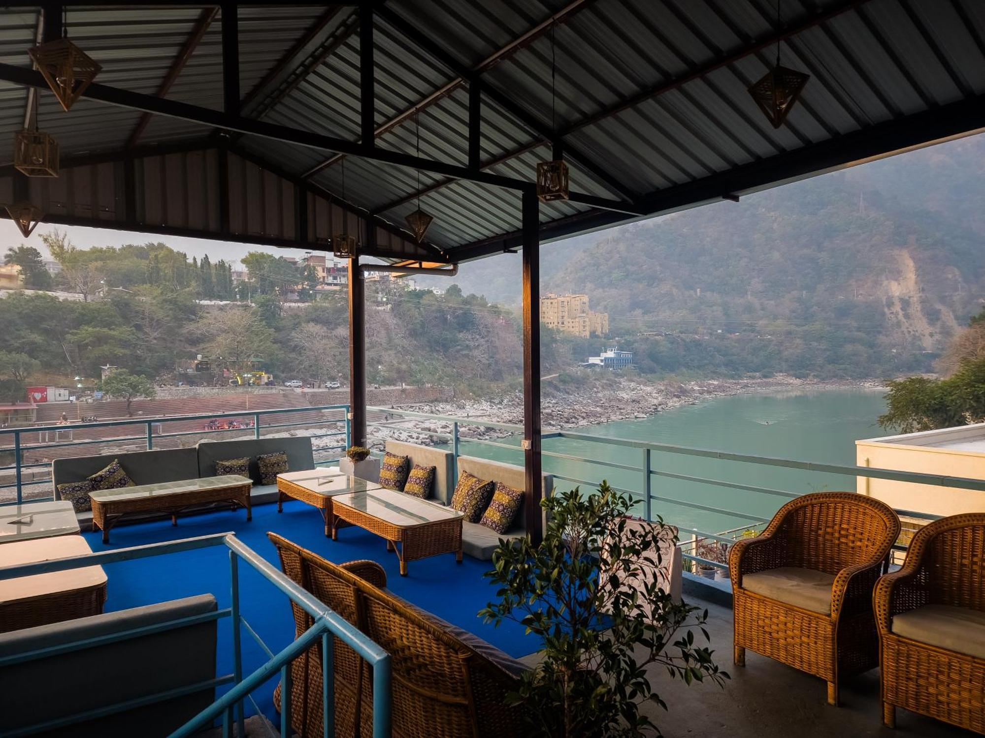 Hostel Karwaan By The Ganges