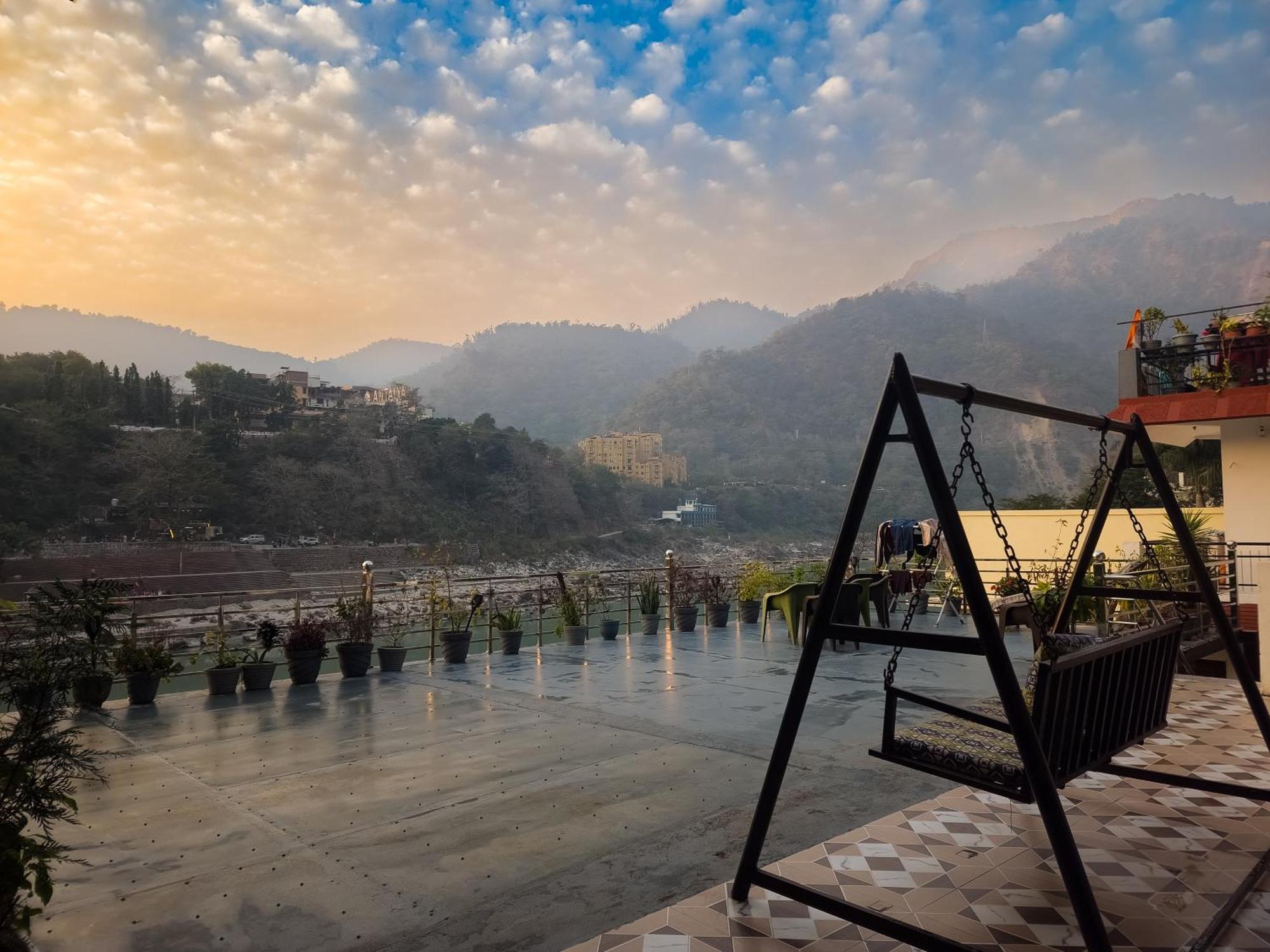 Hostel Karwaan By The Ganges *