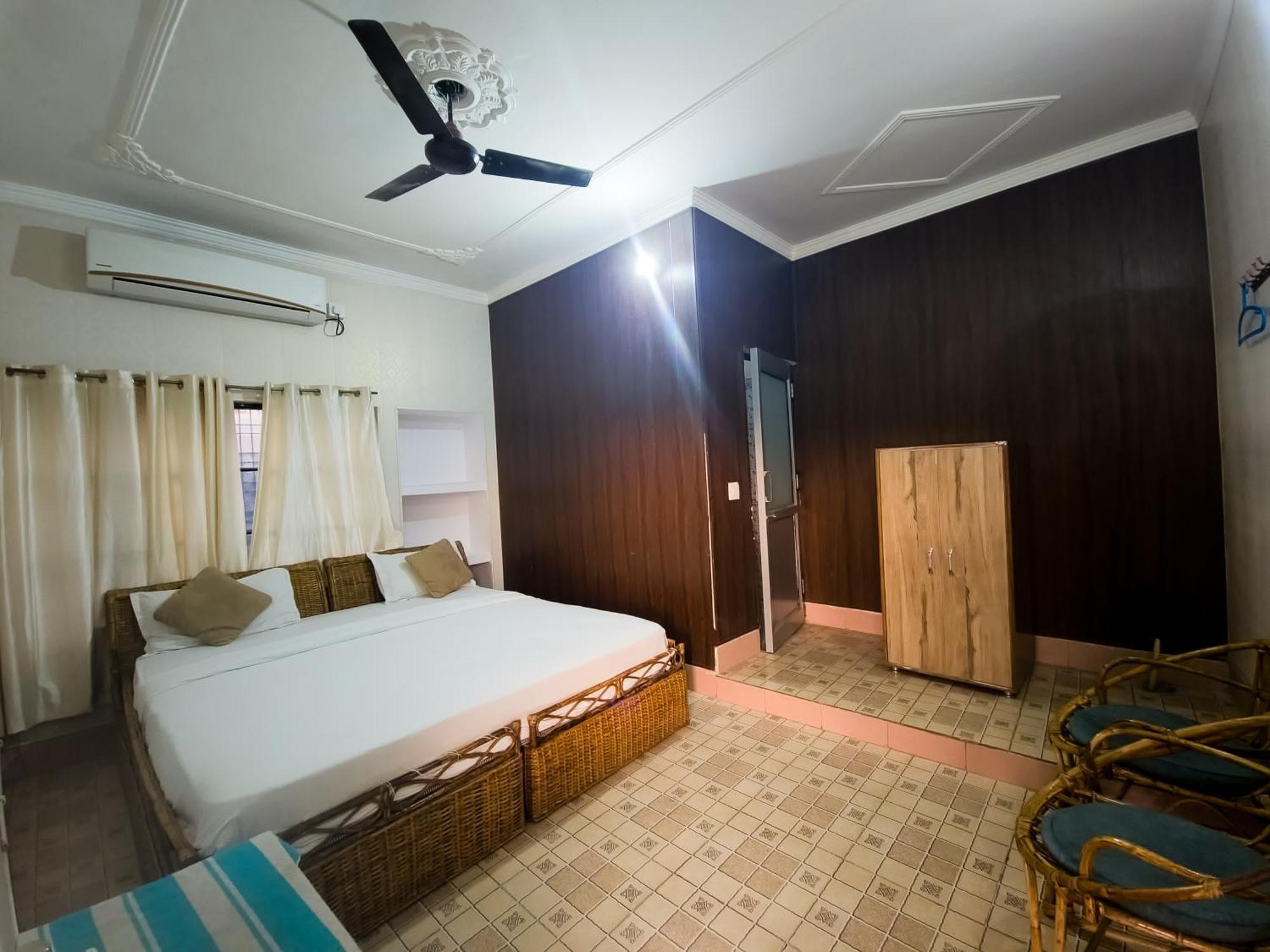 Karwaan By The Ganges Hostel *