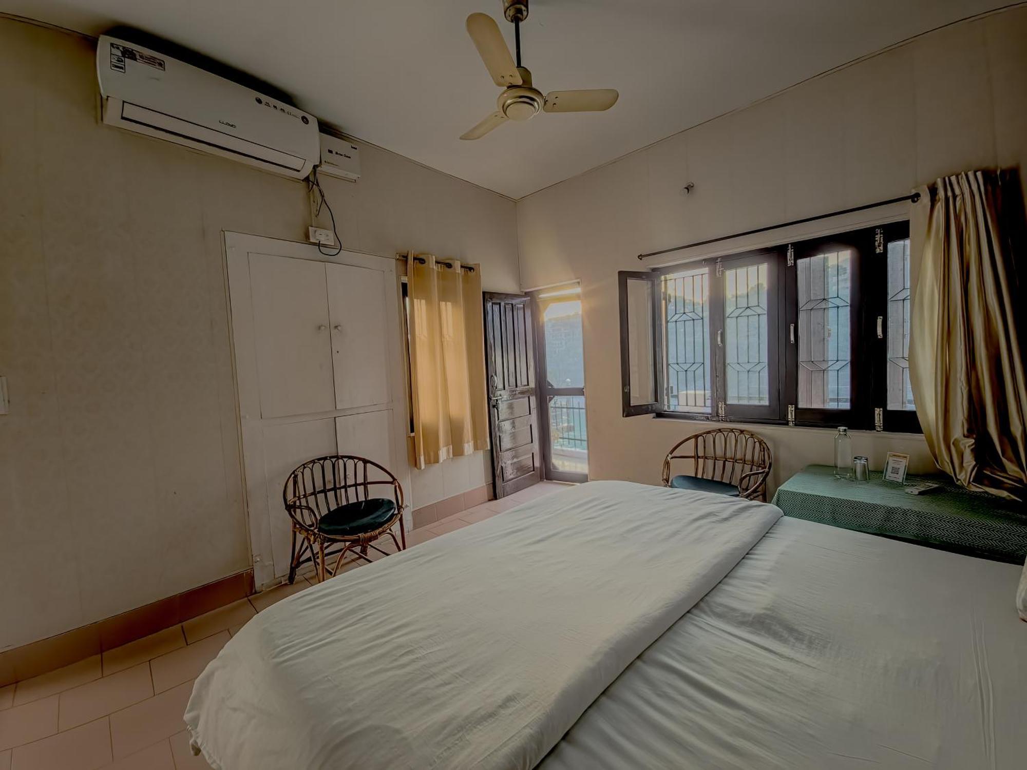 Karwaan By The Ganges