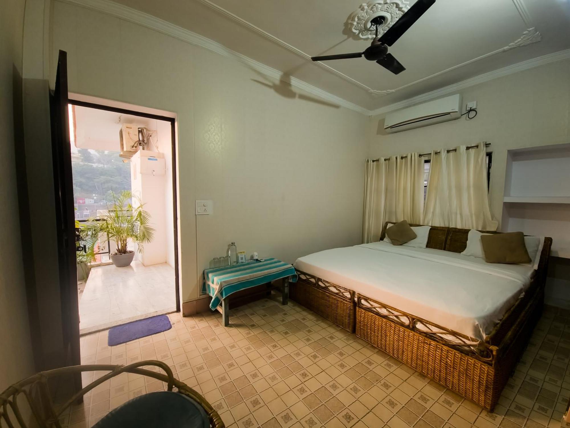 Hostel Karwaan By The Ganges *