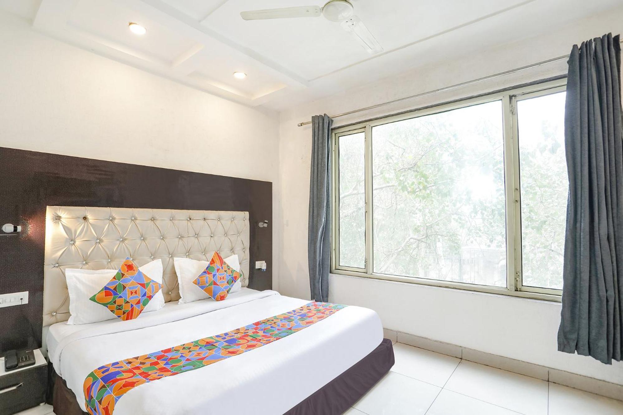 Hotel Fabhotel Madhuban