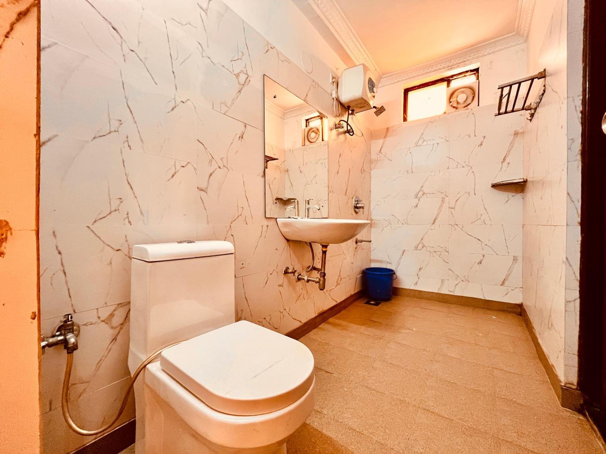Hotel Shubhra Heights !! Near Laxman Jhulla # Near Bus Stand & Railway Station # Prime Location Tapovan Rishikesh