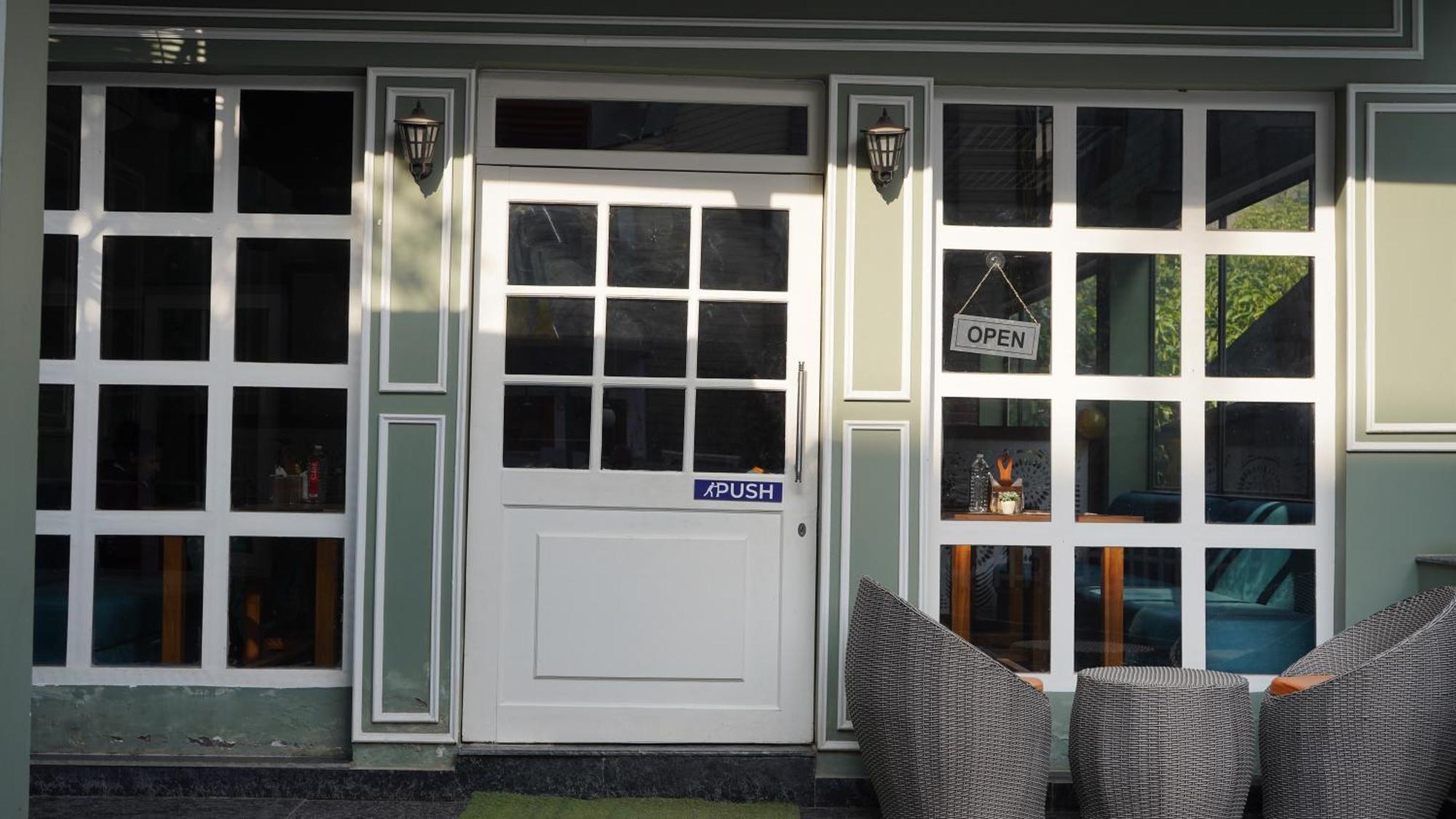 Julley Commune Hostel *