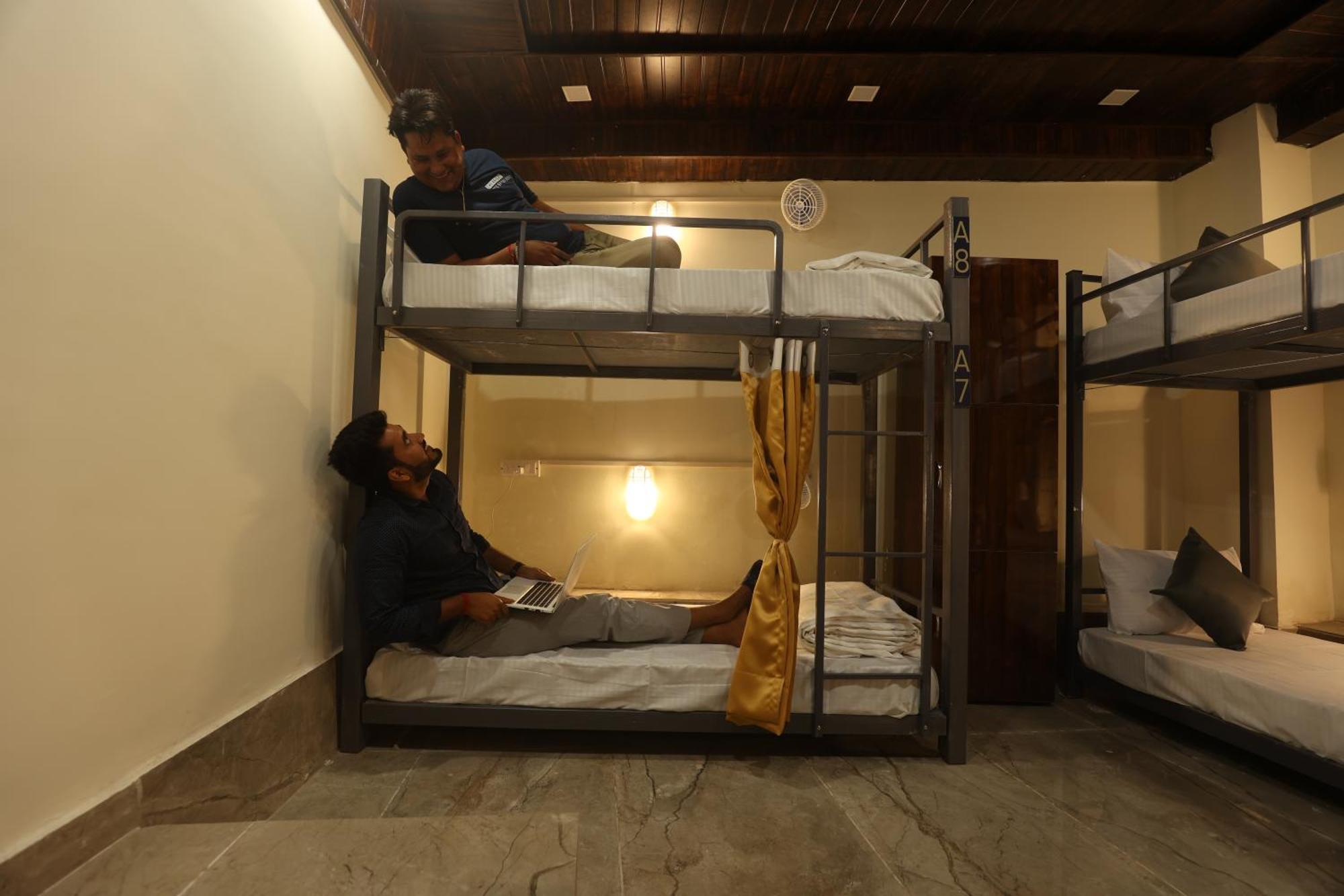 Perfectstayz Aiims Near Aiims Hospital 2*