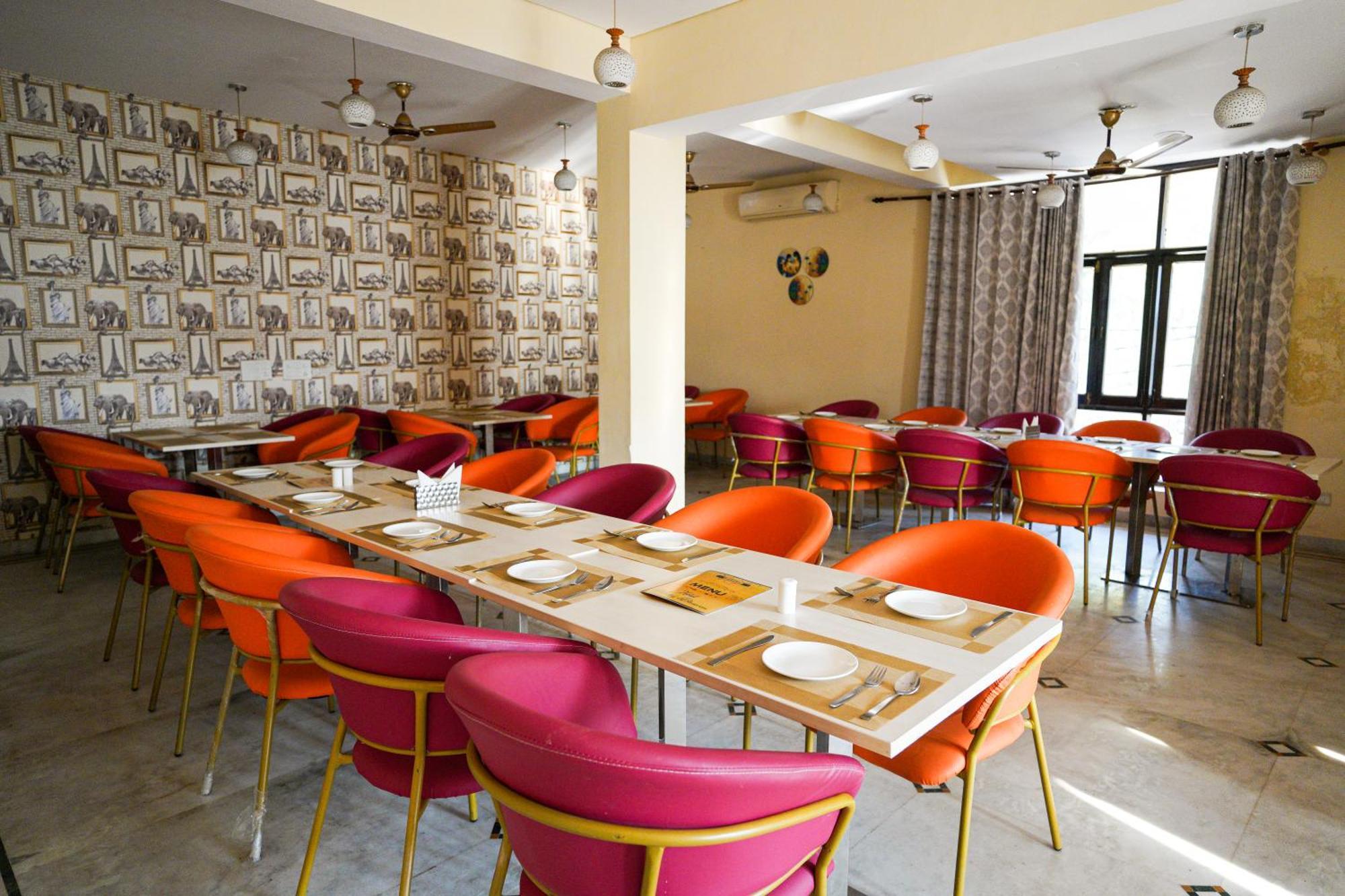 Hotel Neeraj Bhawan- Triveni Ghat