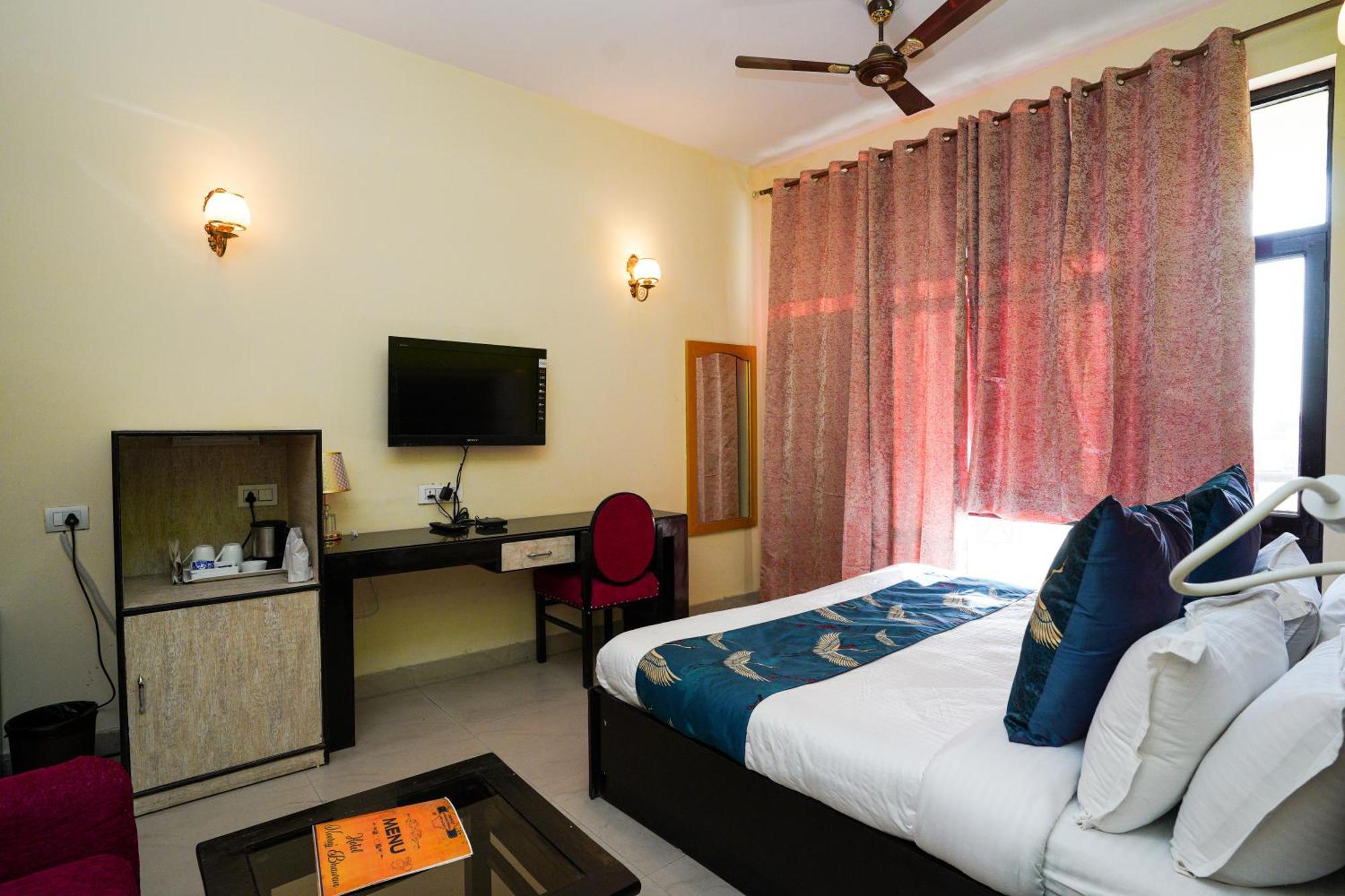 Hotel Neeraj Bhawan- Triveni Ghat 3*