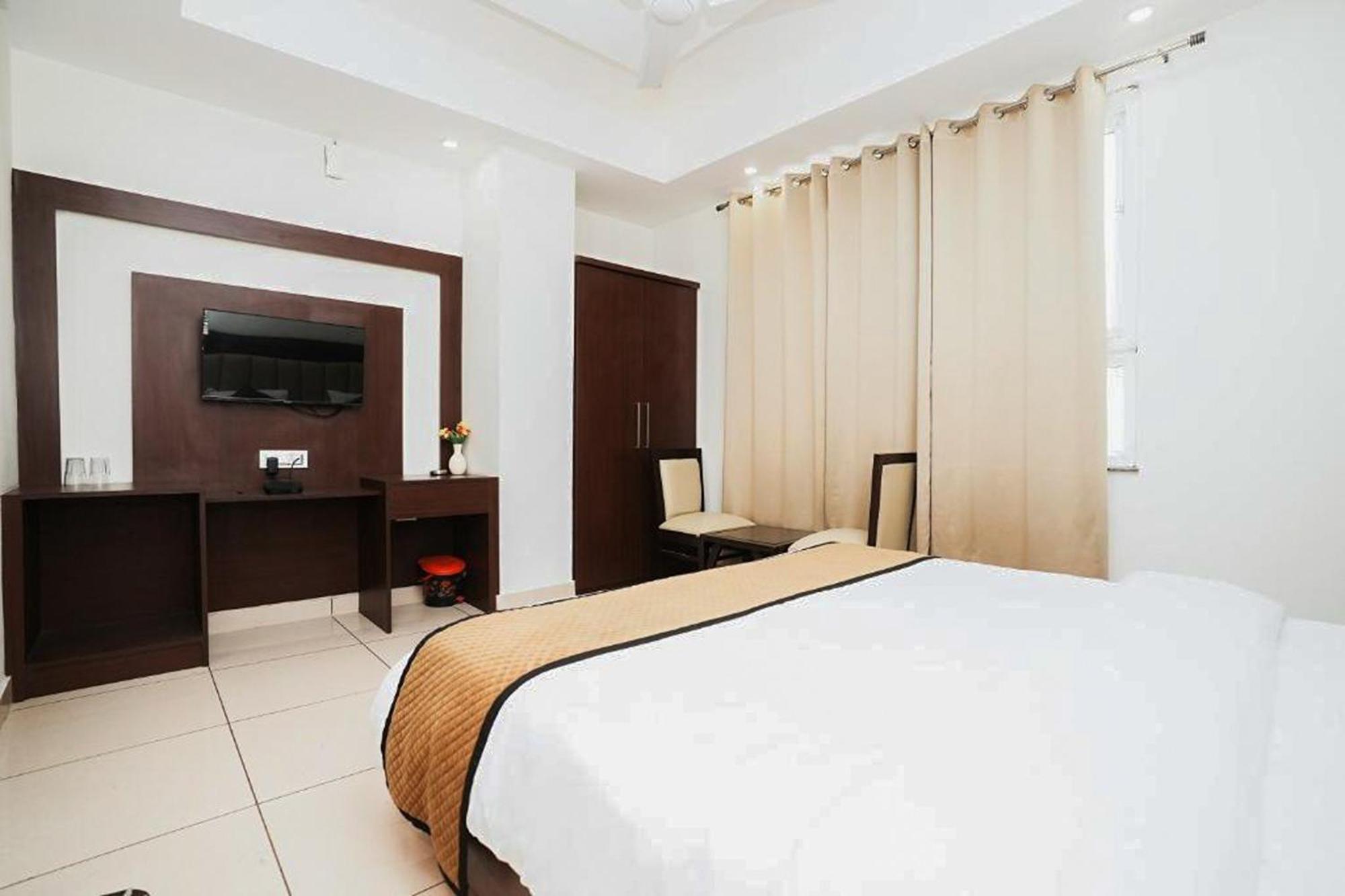 The 7 Seas Hotel 3*
