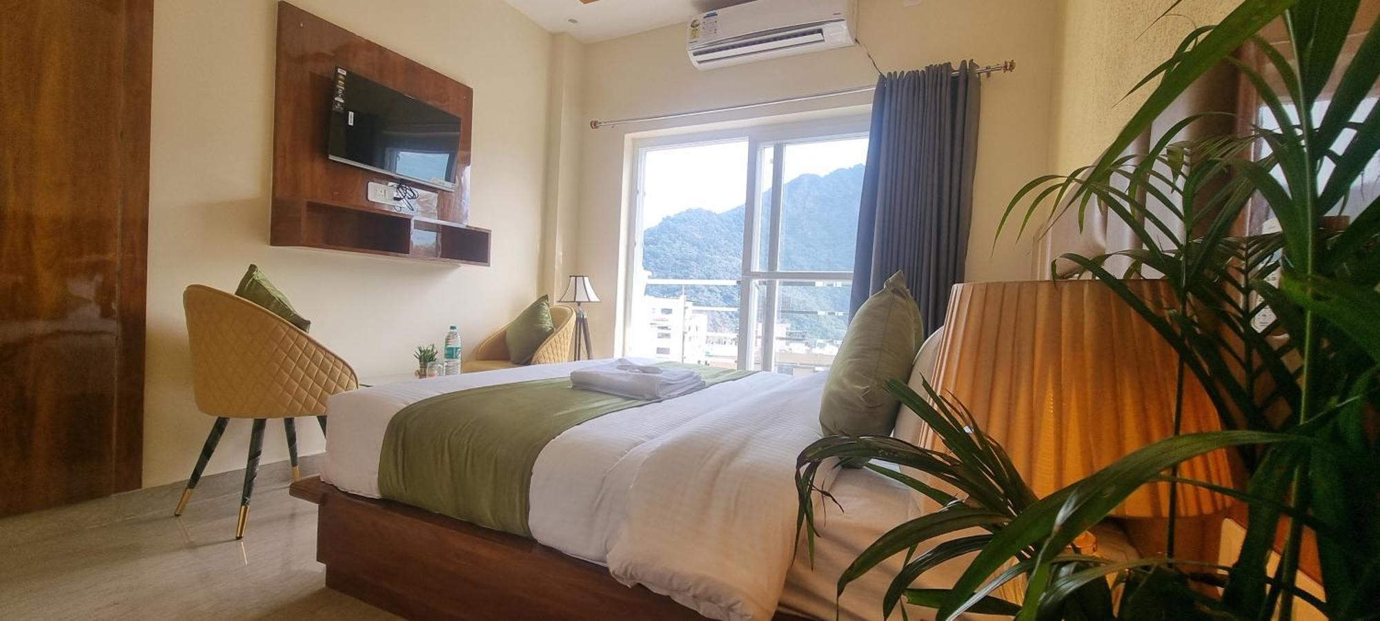 Hotel Traveller's Paradise-mountain View By Around