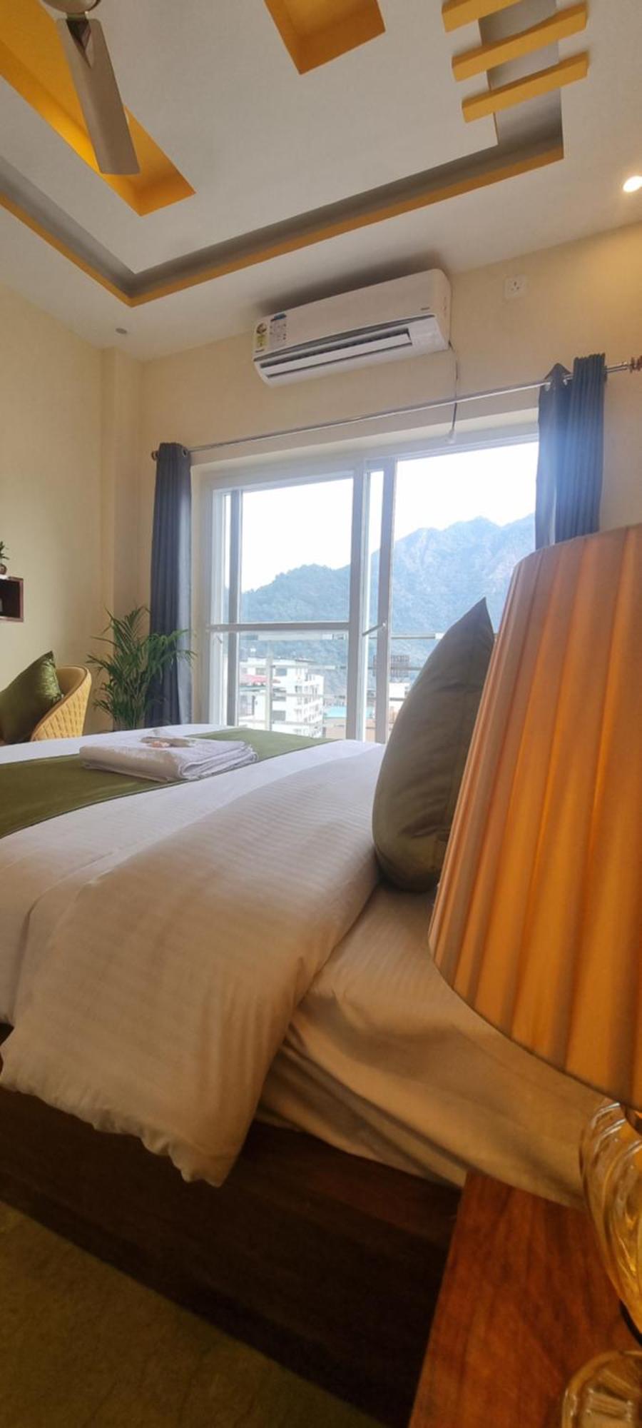 Traveller's Paradise-mountain View By Around Hotel