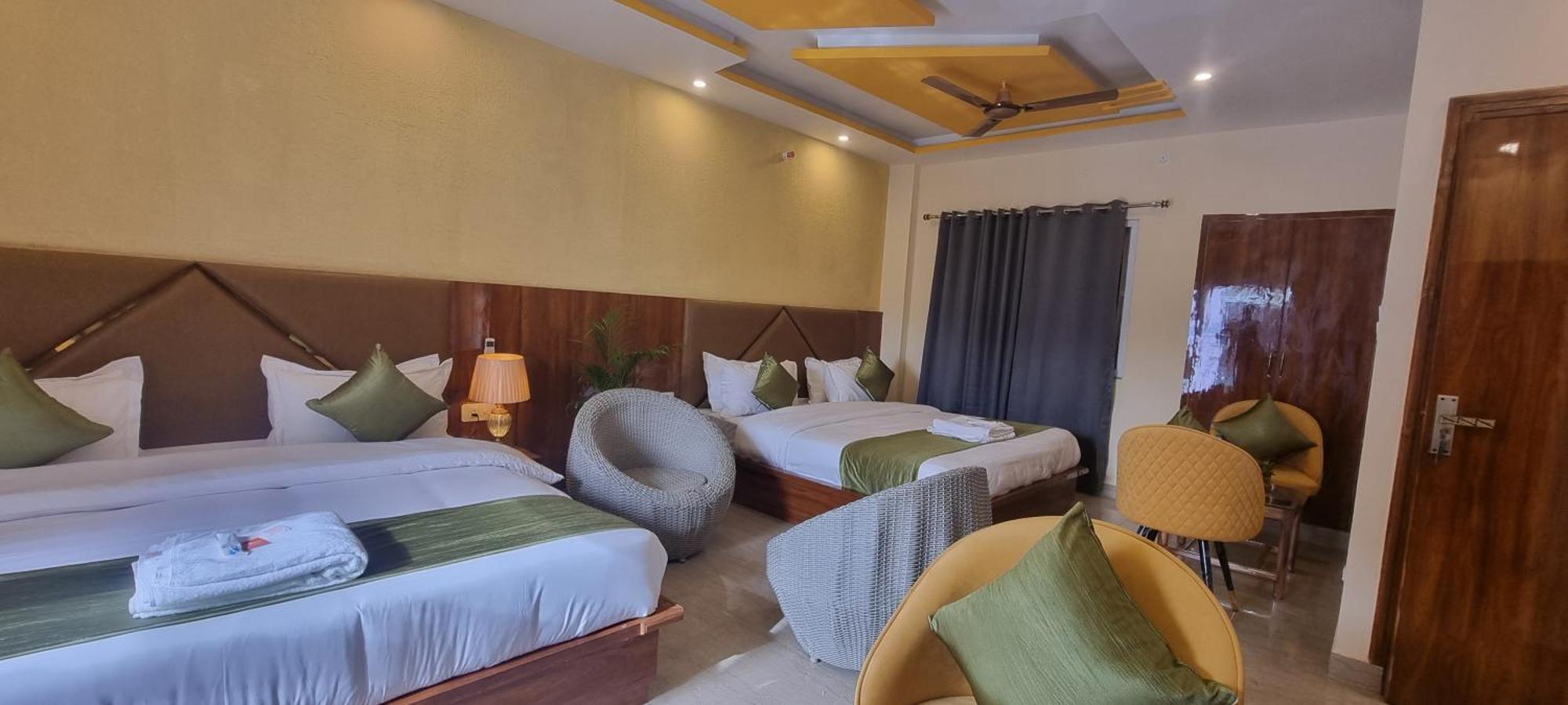 Hotel Traveller's Paradise-mountain View By Around