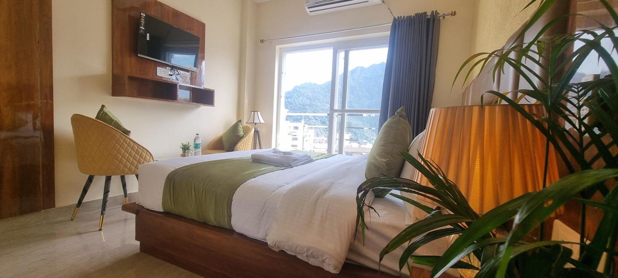Hotel Traveller's Paradise-mountain View By Around