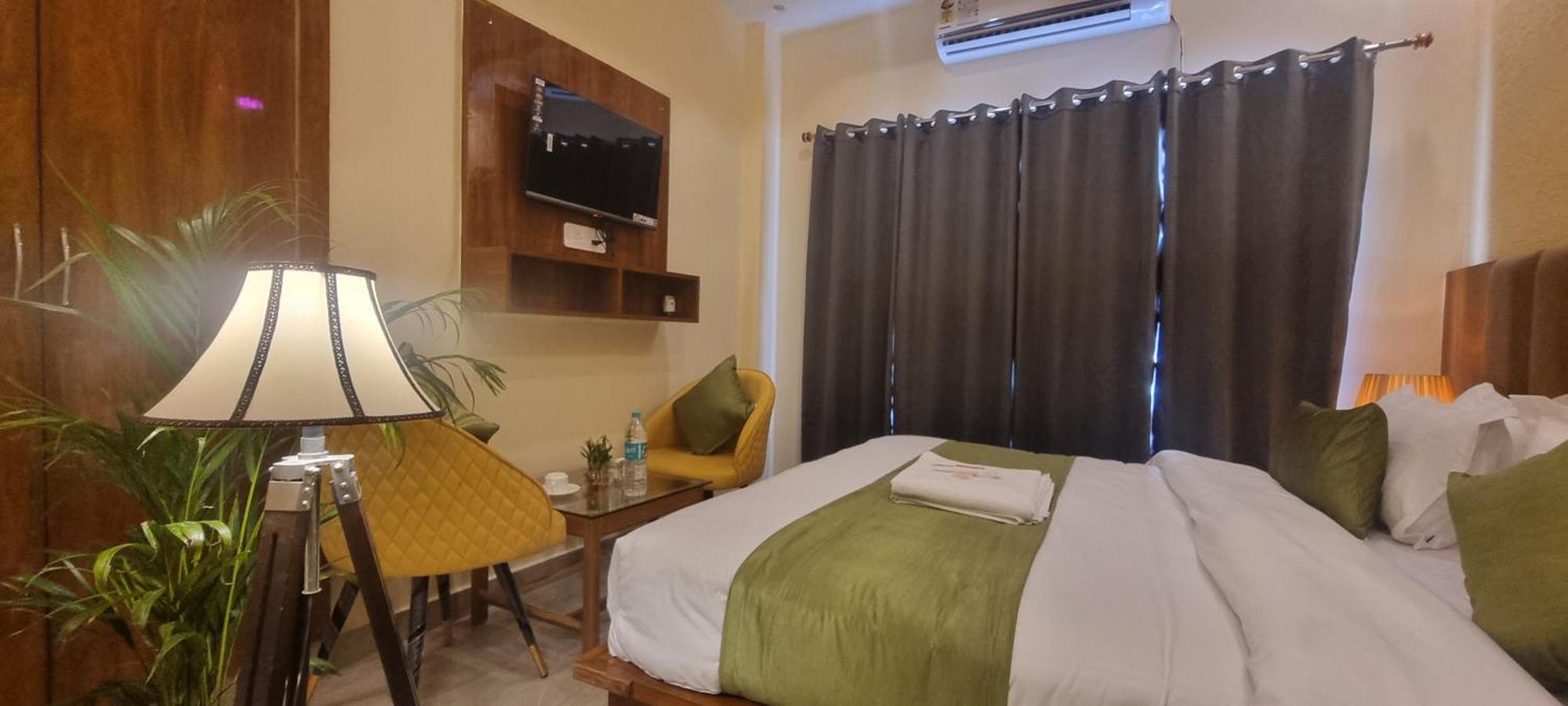 Traveller's Paradise-mountain View By Around 3*