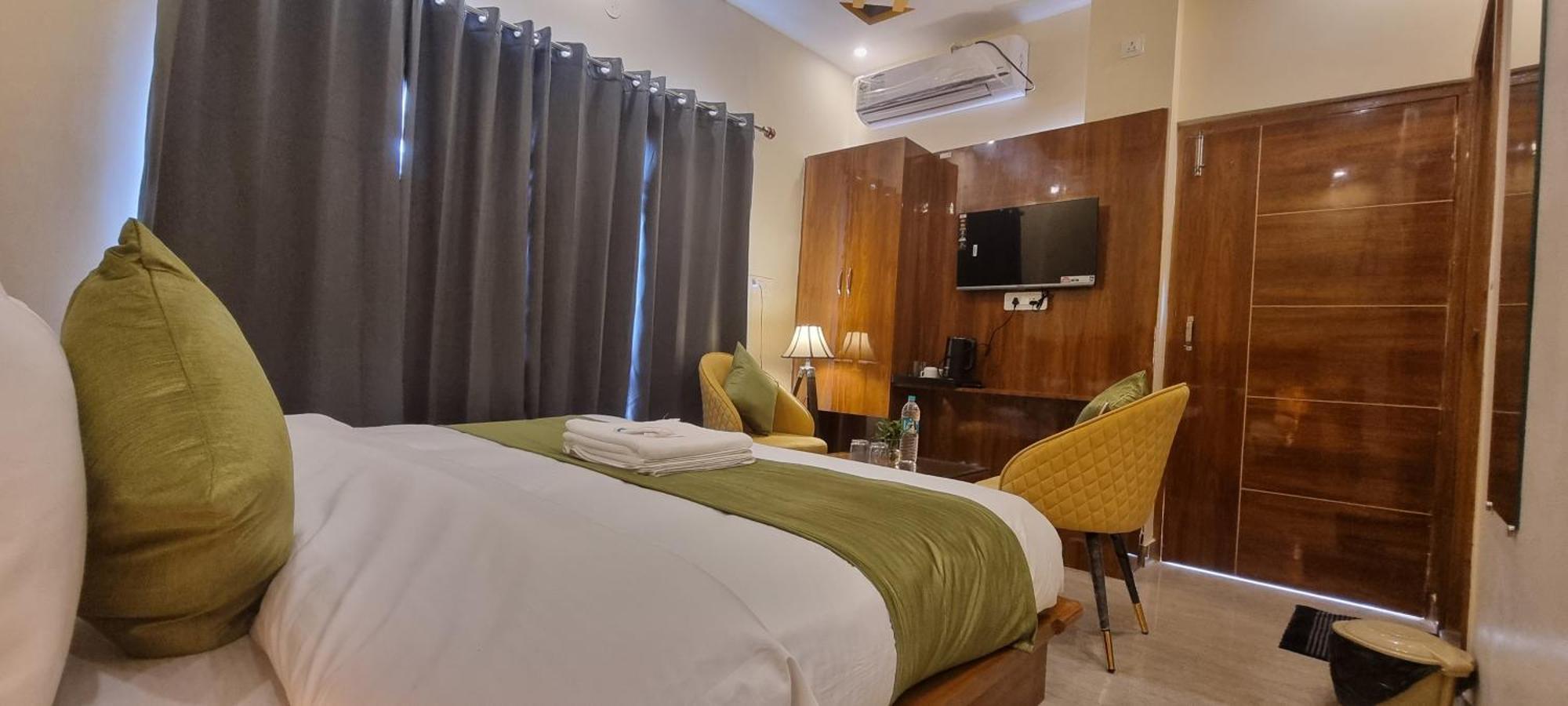 Traveller's Paradise-mountain View By Around 3* Rishikesh