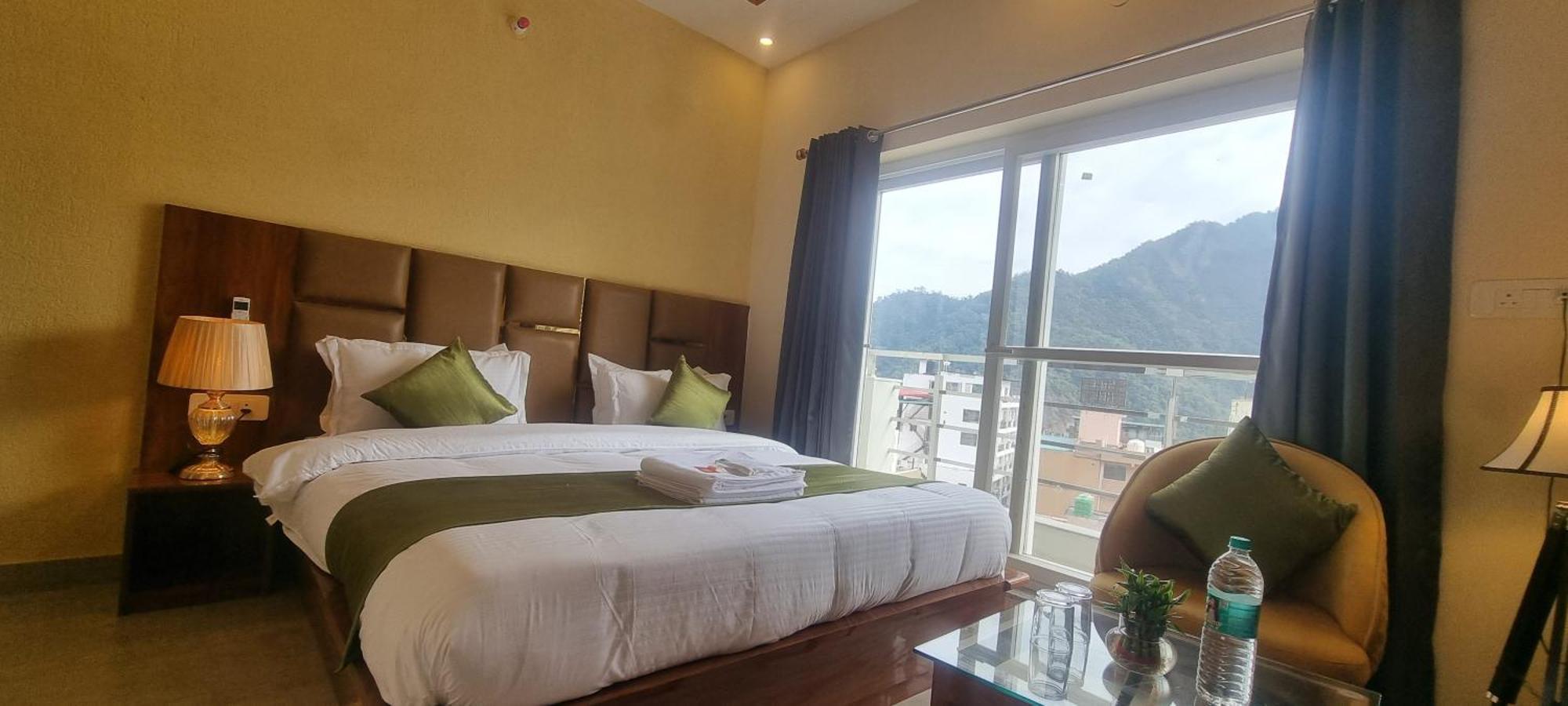 Traveller's Paradise-mountain View By Around Hotel