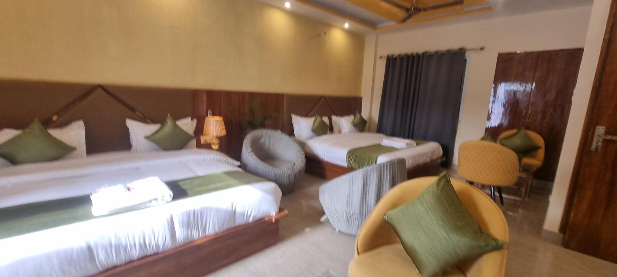 Traveller's Paradise-mountain View By Around Hotel Rishikesh