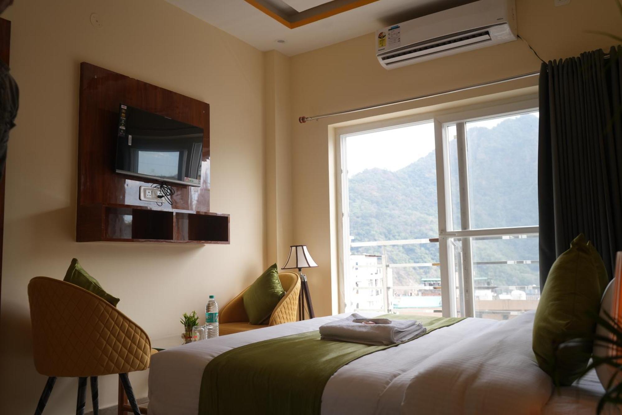 Traveller's Paradise-mountain View By Around 3*
