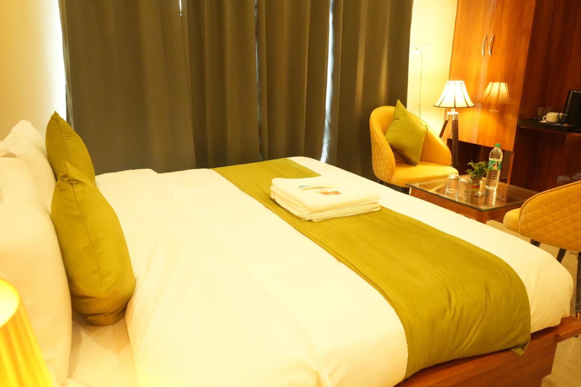 Traveller's Paradise-mountain View By Around 3* Rishikesh