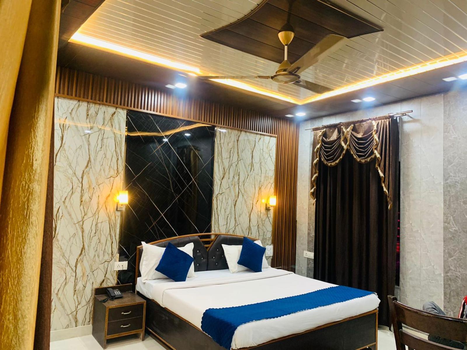 Royal Respite - Luxury Comfort ! Travellers Delight ! Budget Friendly ! Prime Location ! Guest Favourite 4*