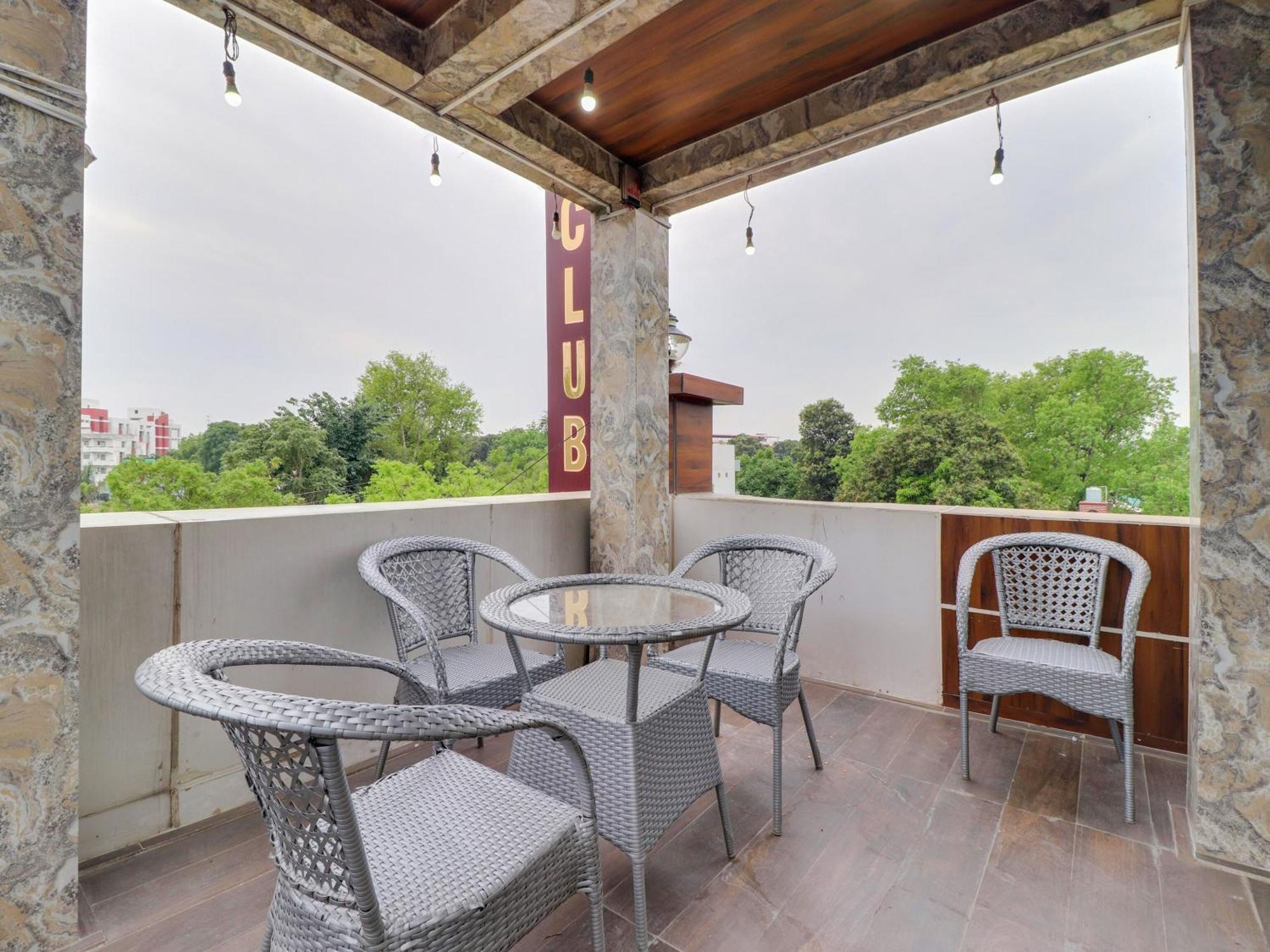 Hotel Townhouse Club & Rooftop-cafe