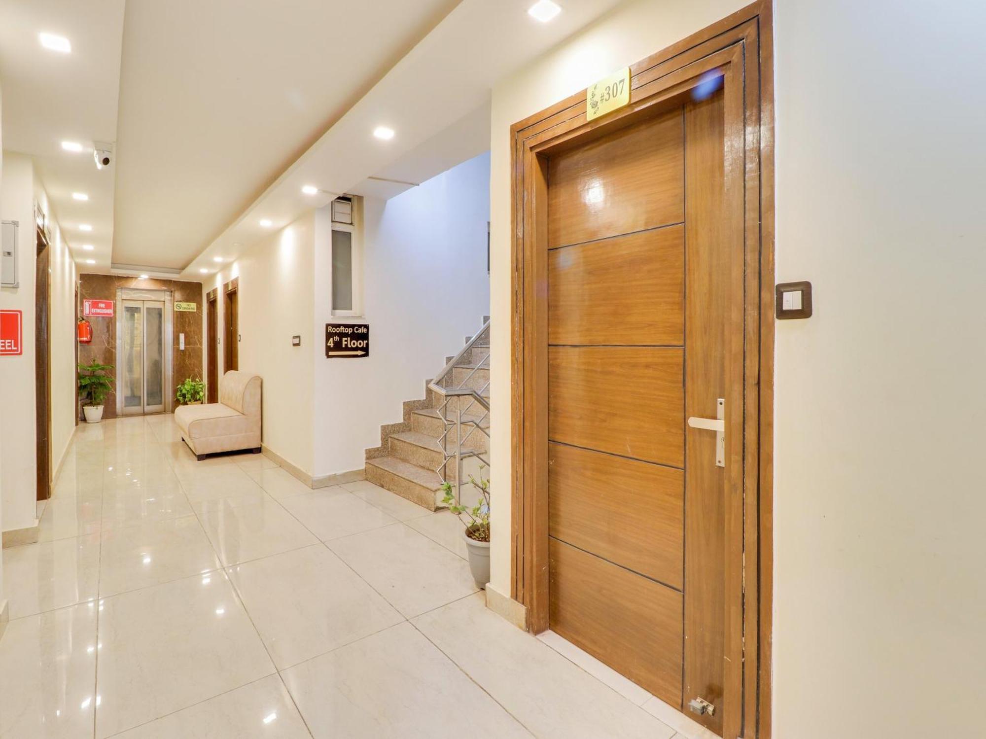 Townhouse Club & Rooftop-cafe Hotel Rishikesh