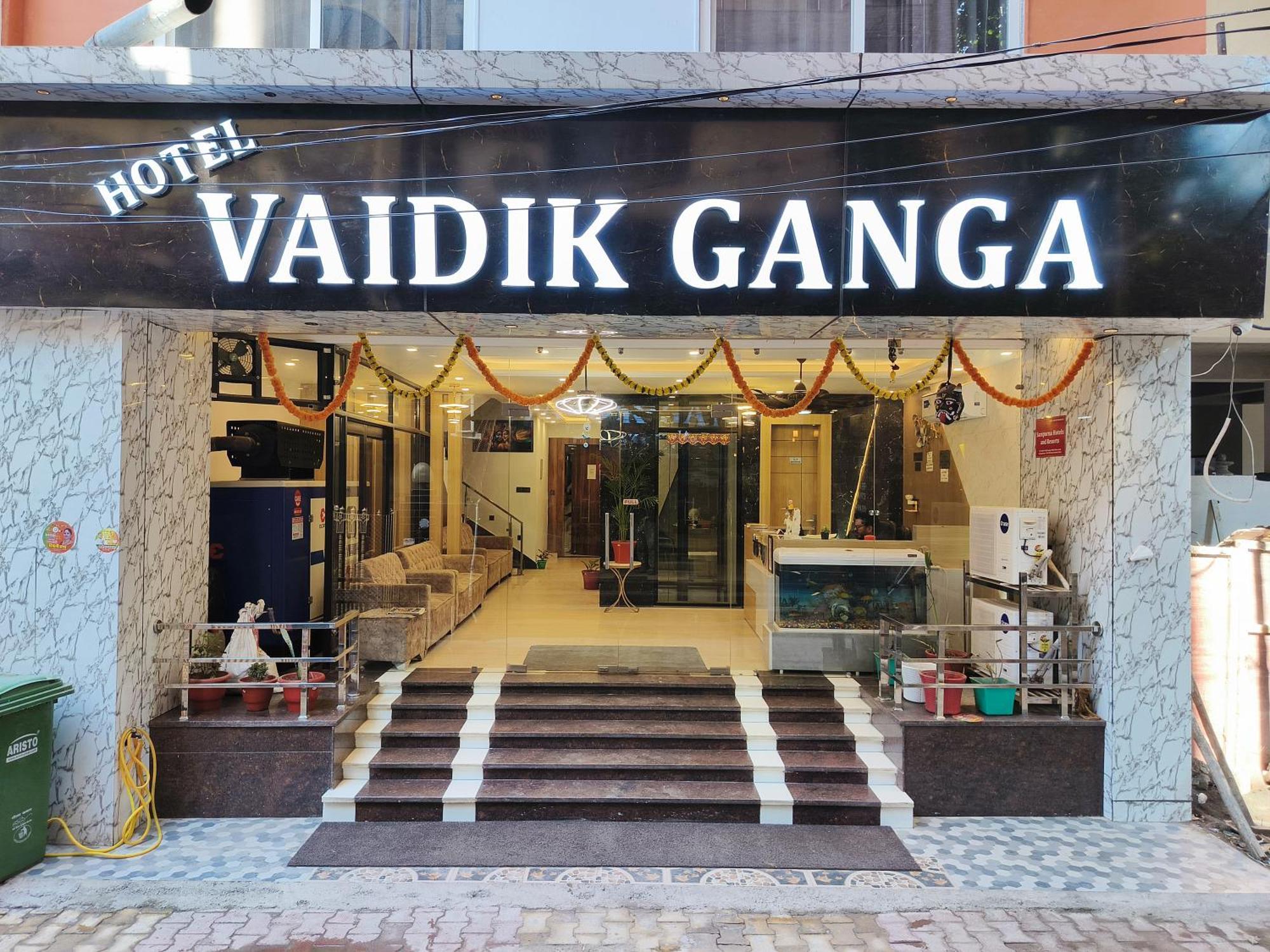 Vaidik Ganga 3*