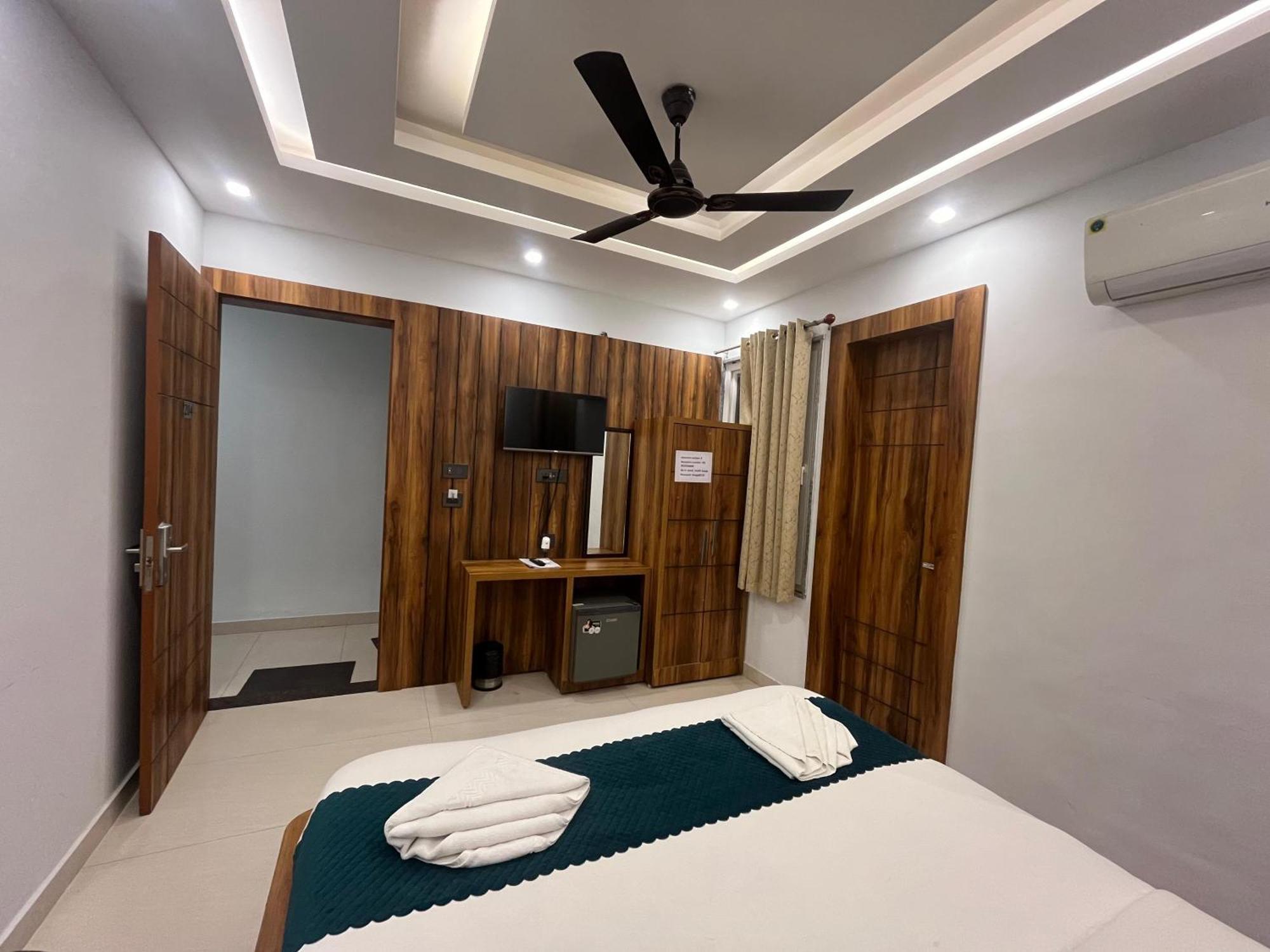 Vaidik Ganga Hotel Rishikesh