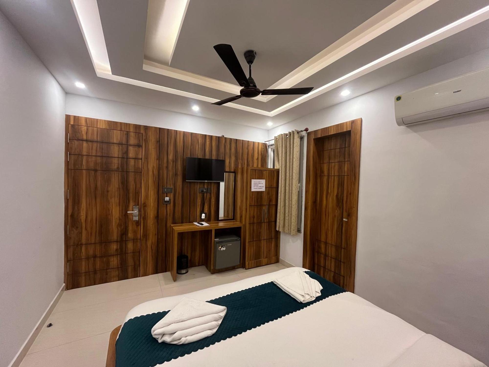 Vaidik Ganga Hotel