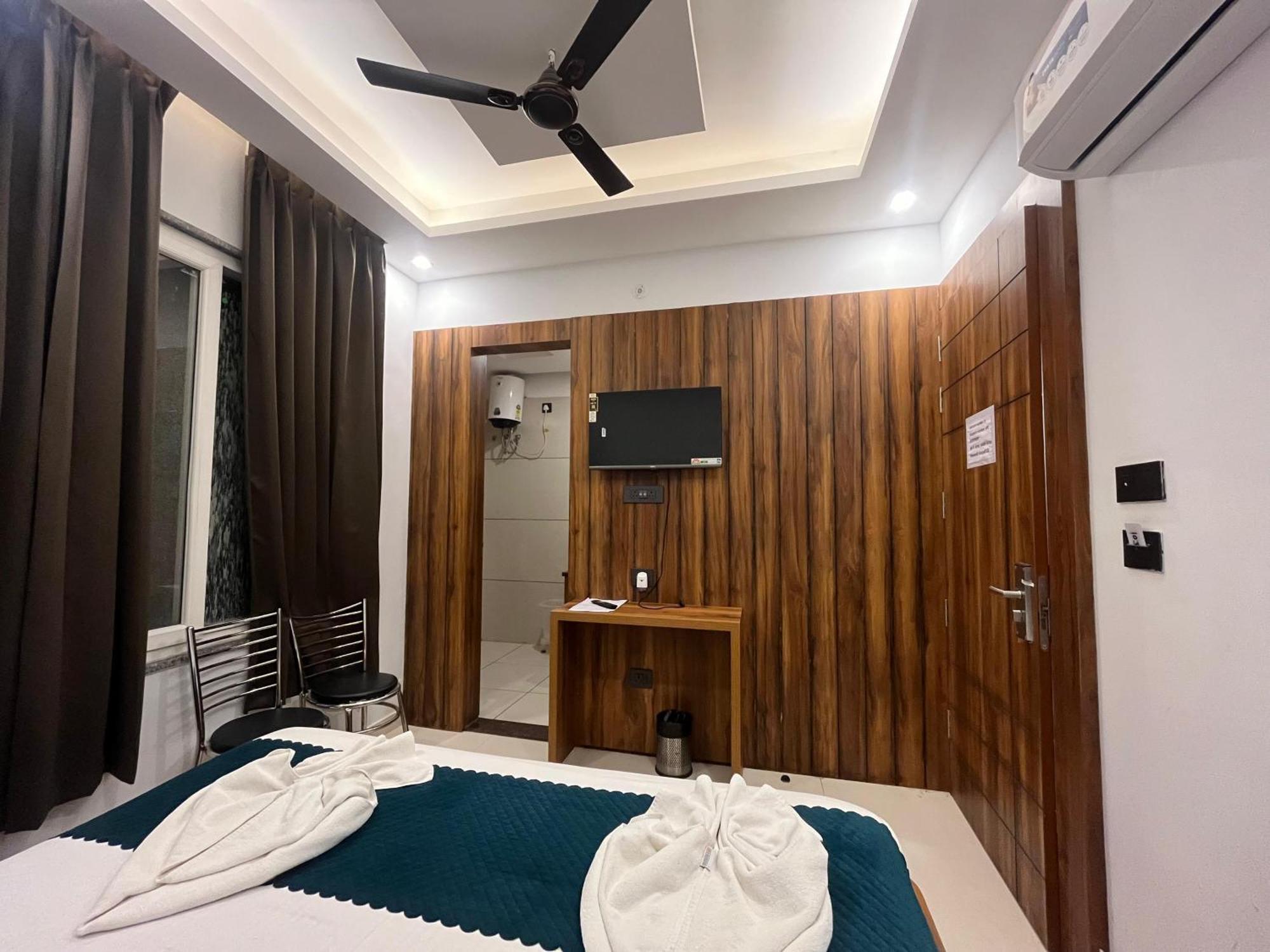 Hotel Vaidik Ganga 3*