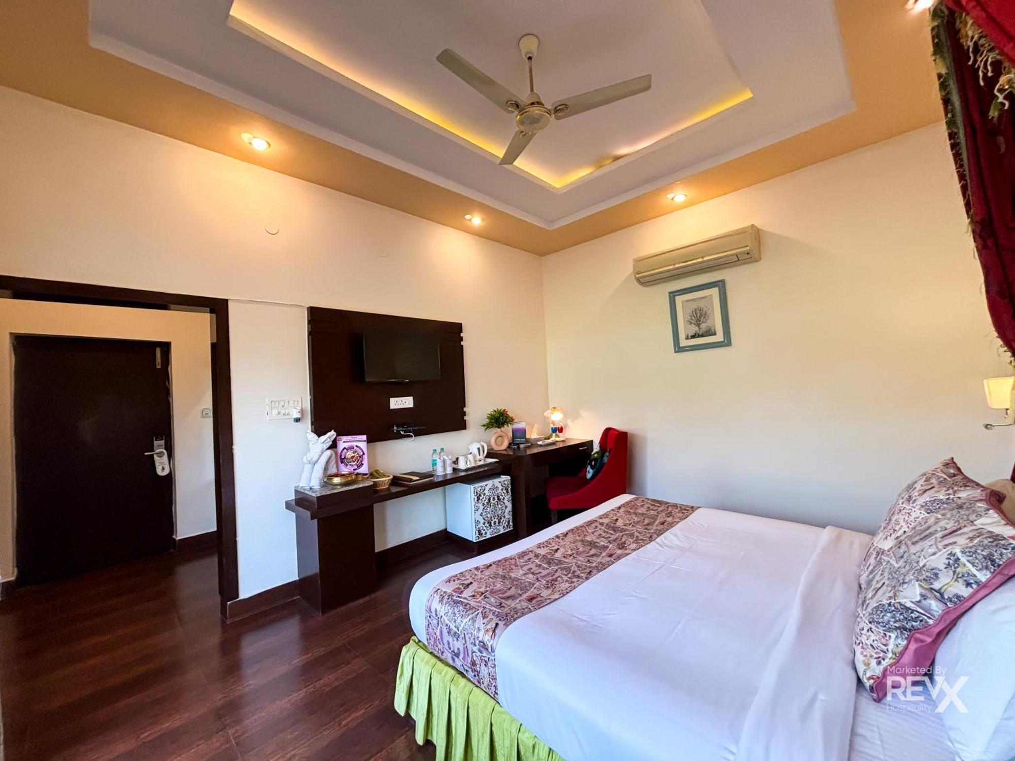 Resort The Neeraj River Forest Ayurvedic Wellness Center