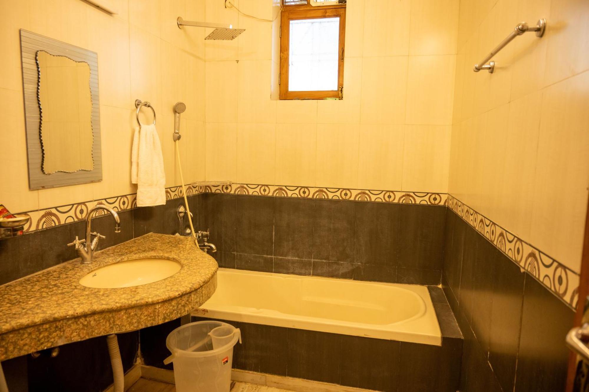 Hotel Mystic - Ram Jhula, 3*
