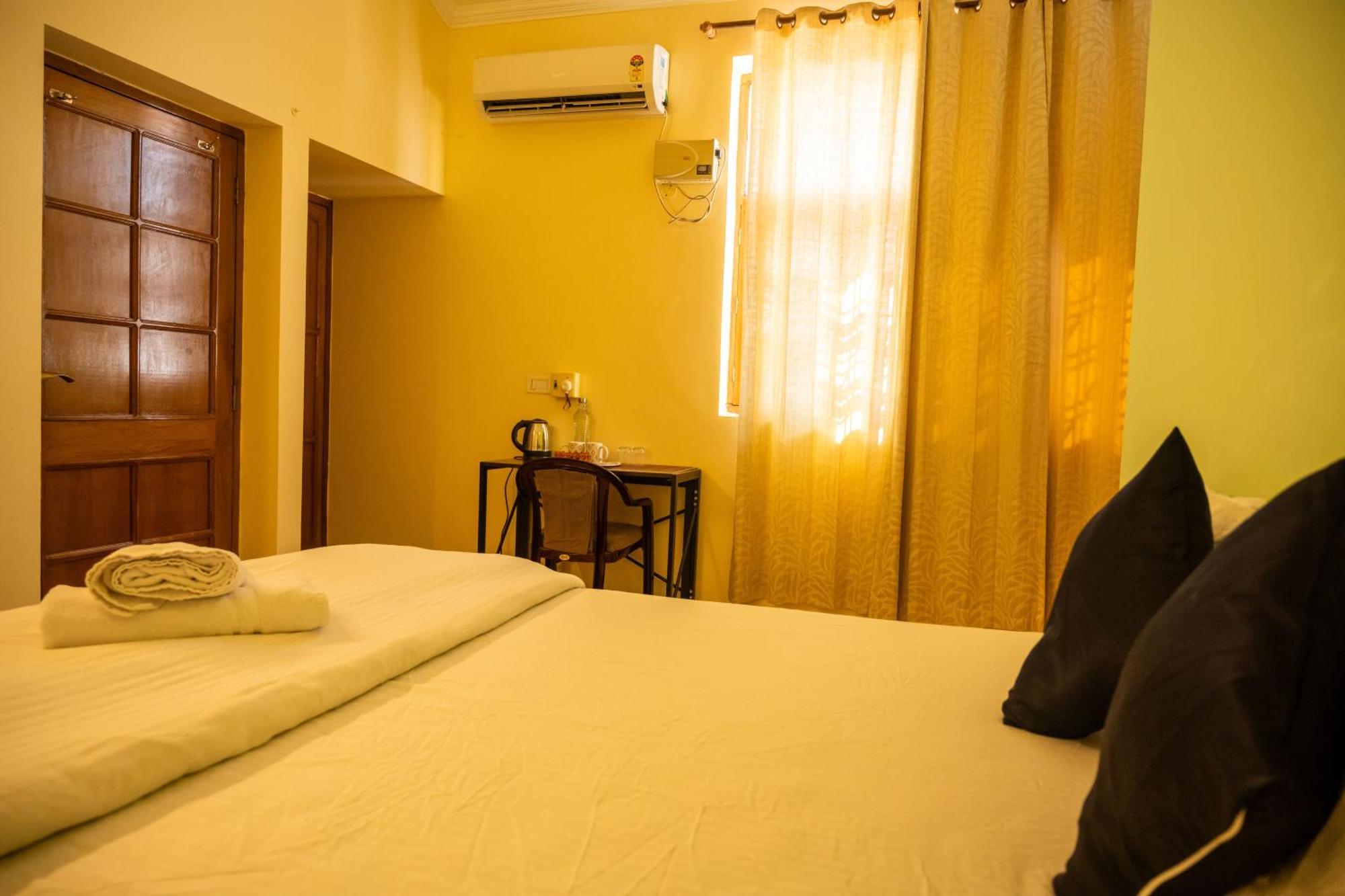 Hotel Mystic - Ram Jhula, Rishikesh