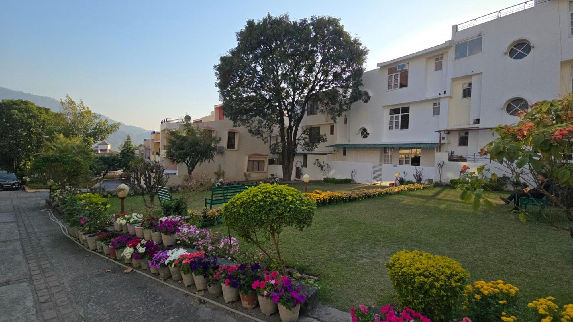 Hotel Mystic - Ram Jhula, Rishikesh