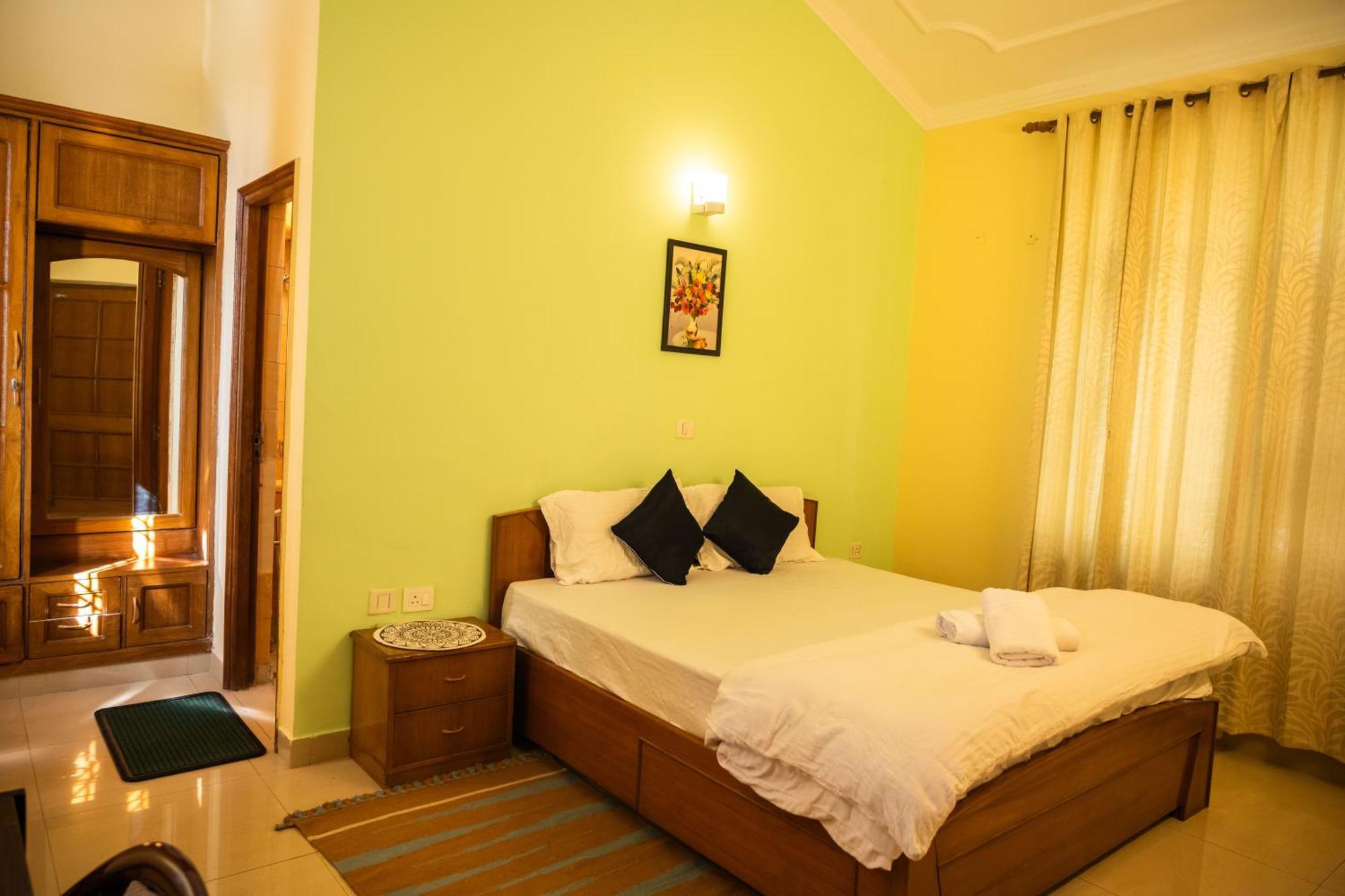 Hotel Mystic - Ram Jhula, Rishikesh