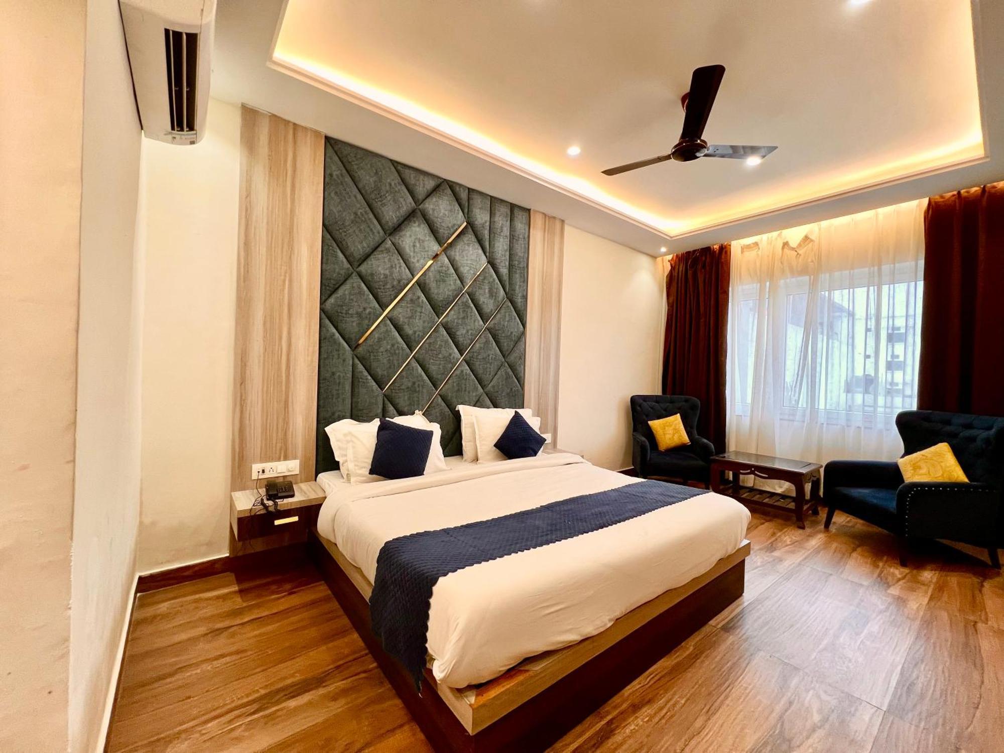 Ganges, Rated & Awarded On Road, Haridwar 4* Rishikesh