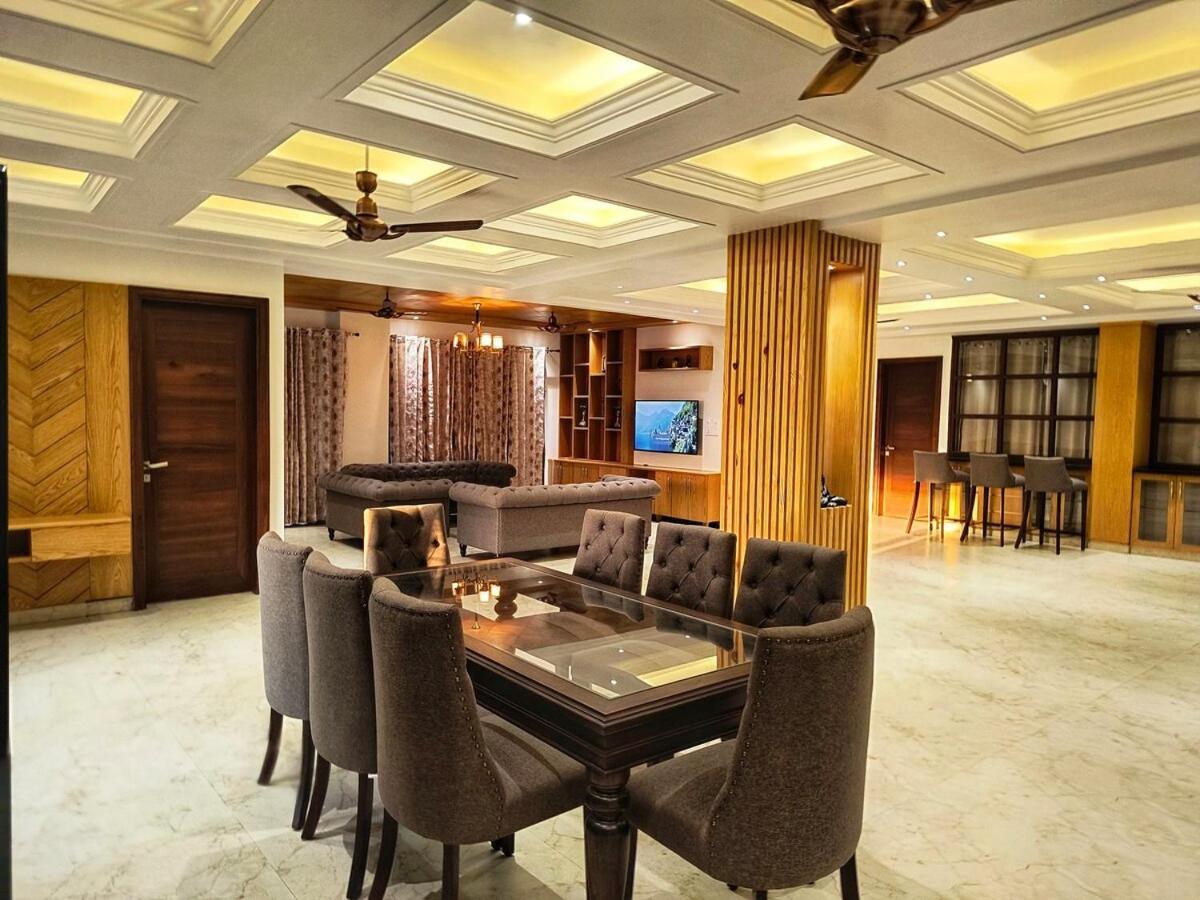 Luxe Skydeck 5 Bhk Hill Vista *