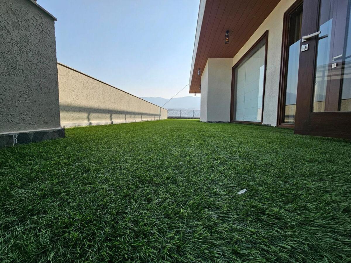 Luxe Skydeck 5 Bhk Hill Vista Apartment *